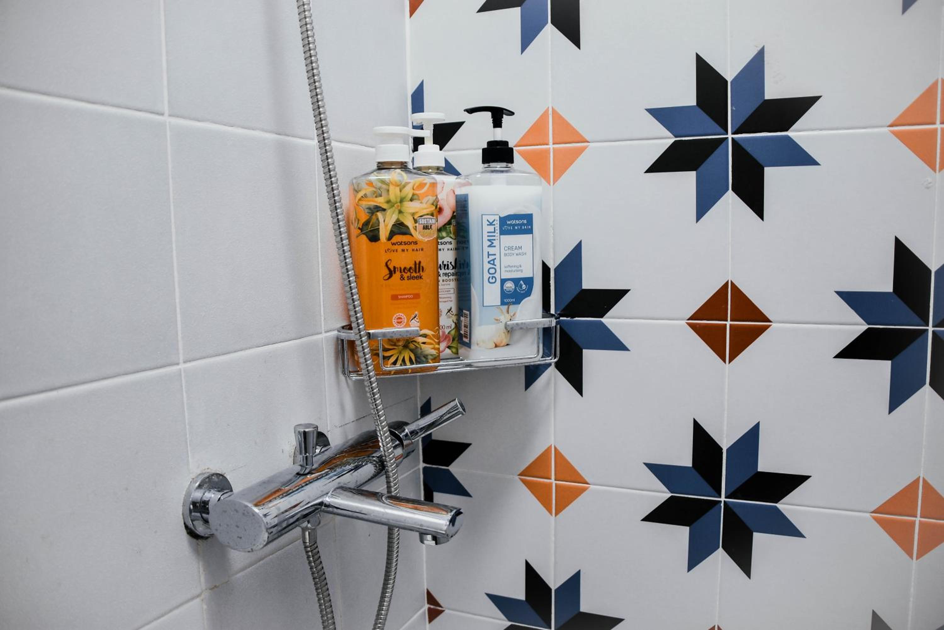 Double Room with Private Bathroom - Photo 7