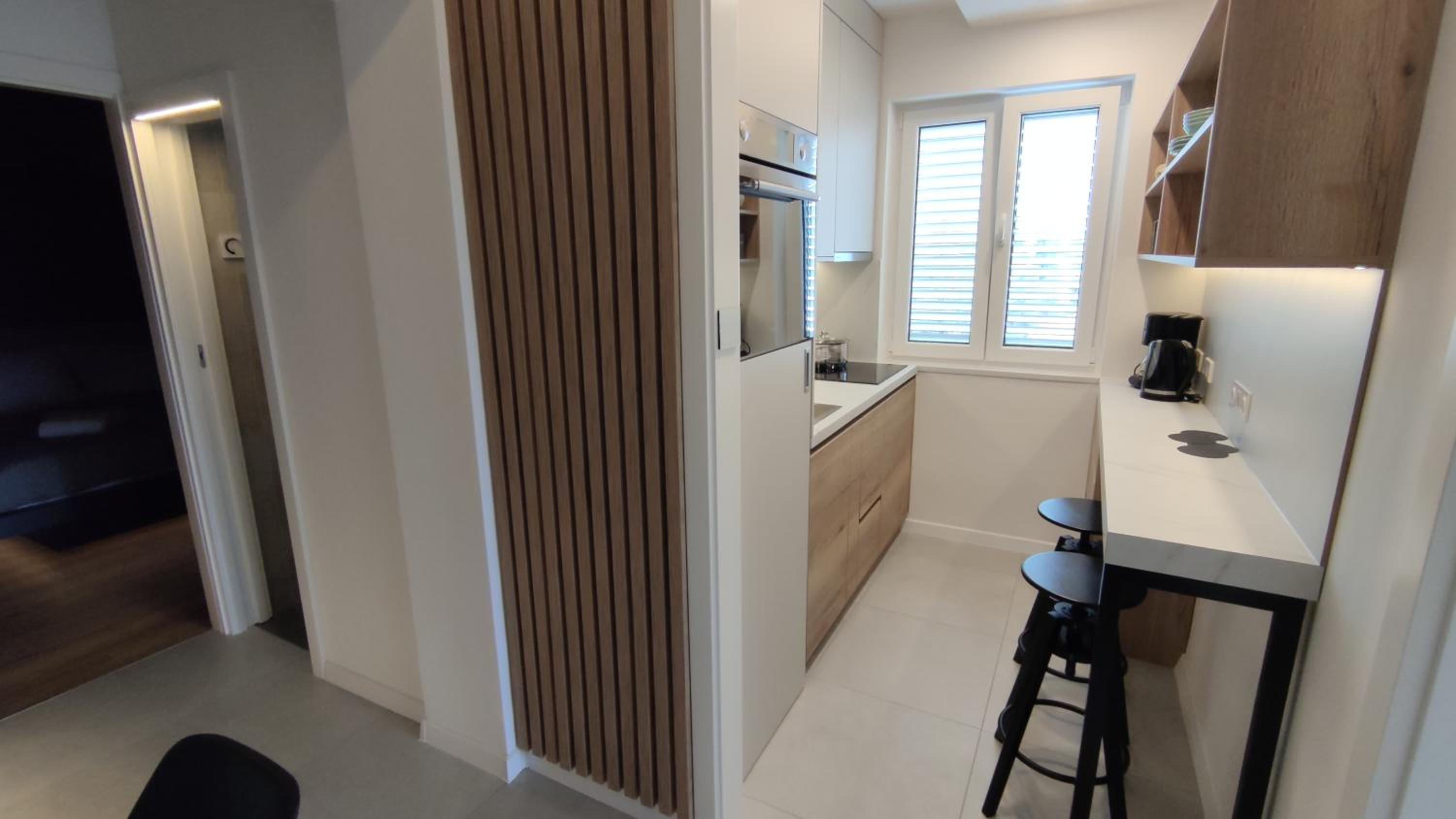 Deluxe Two-Bedroom Apartment with Balcony and Sea View photo 3
