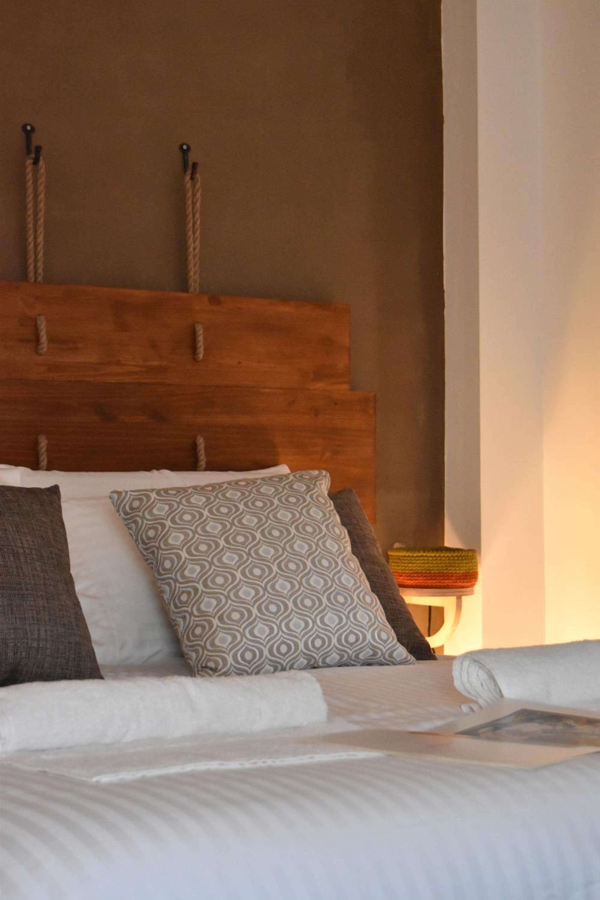 Deluxe Double Room - Photo 16