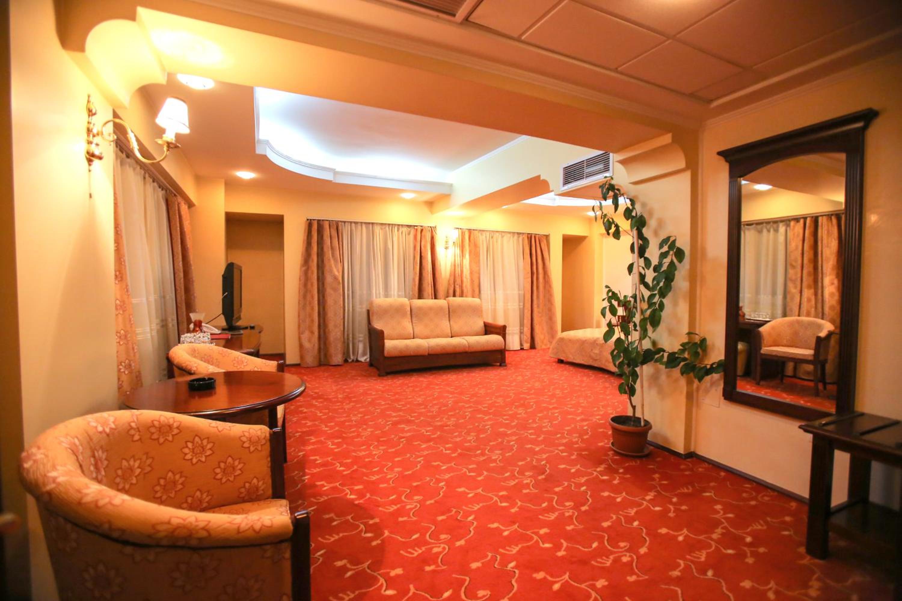Premium Suite - Photo 2