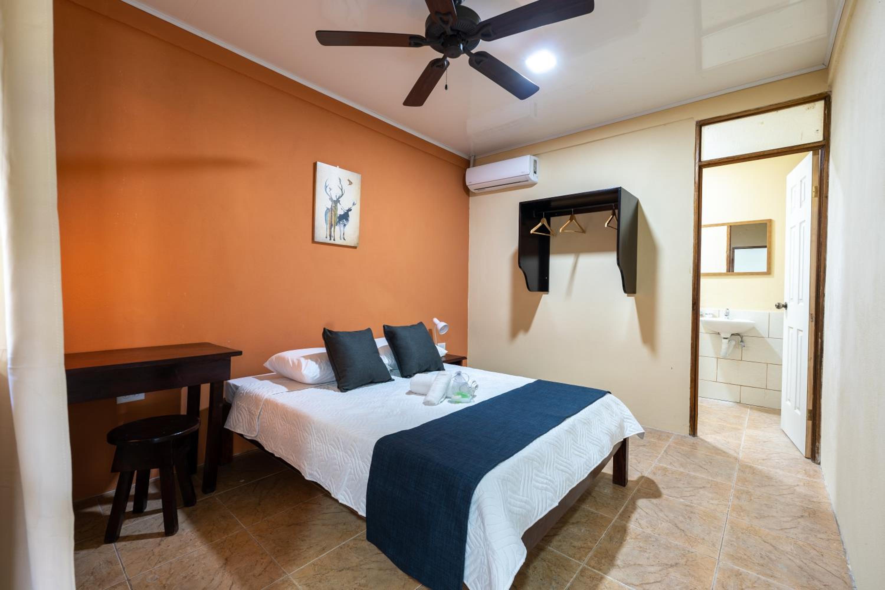 Double Room with Private Bathroom photo 2