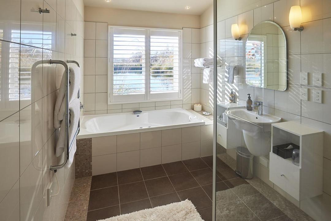 Deluxe King Room photo 2