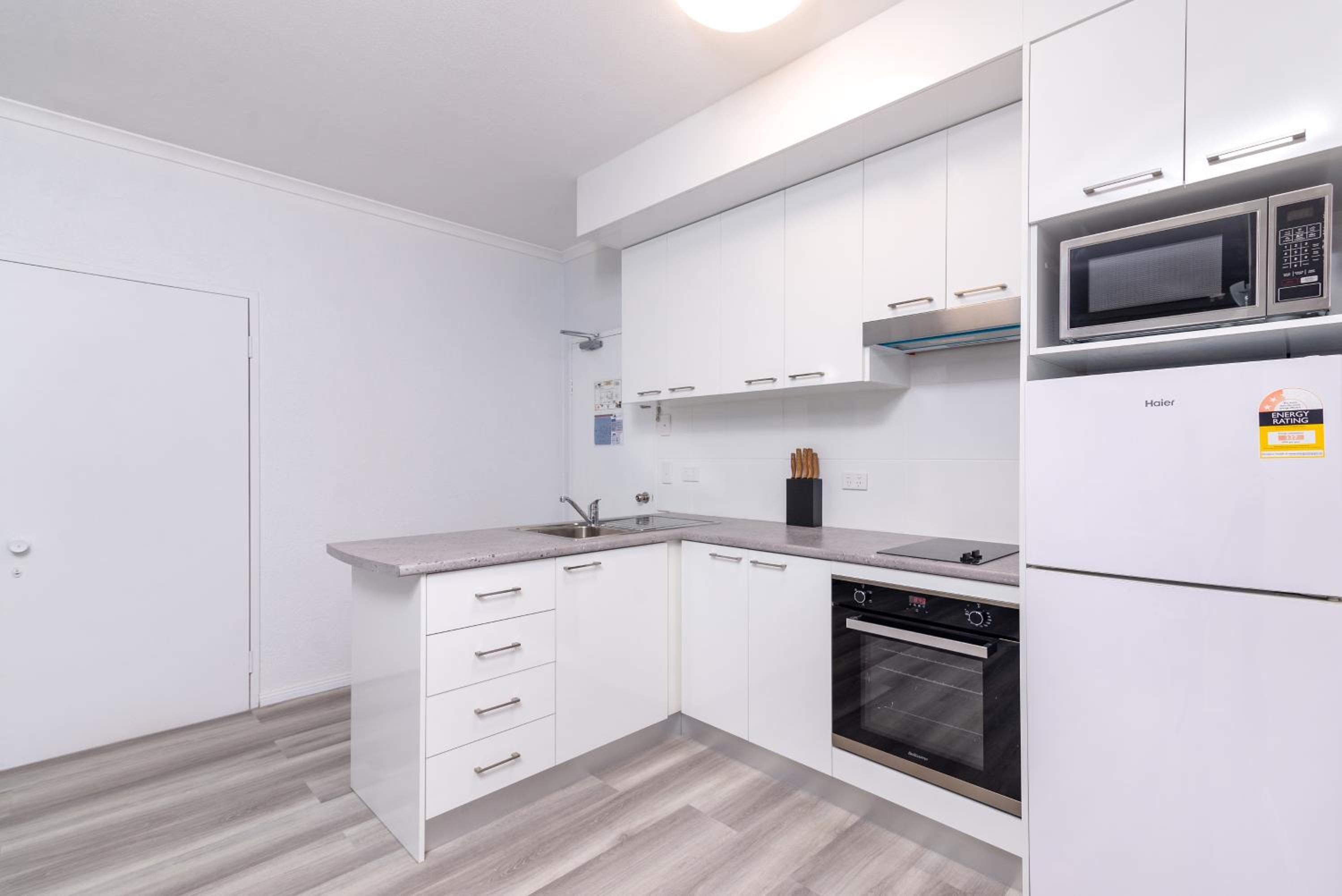 Apartment - Ground Floor photo 2