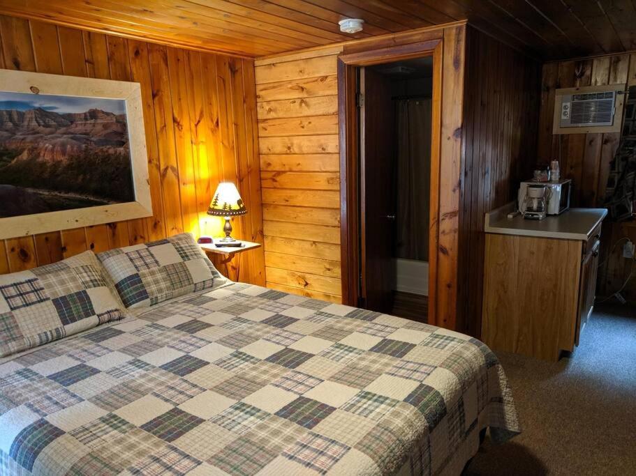 One-Bedroom House photo 1