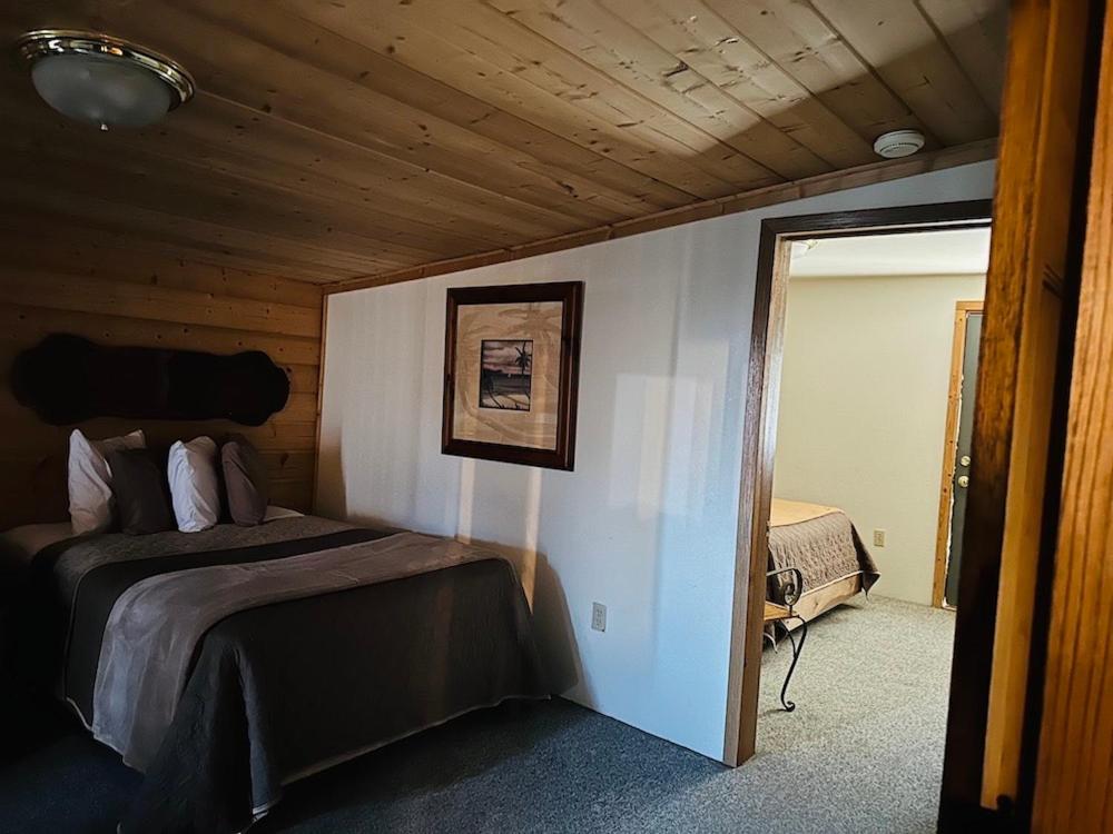 Deluxe Family Suite photo 3