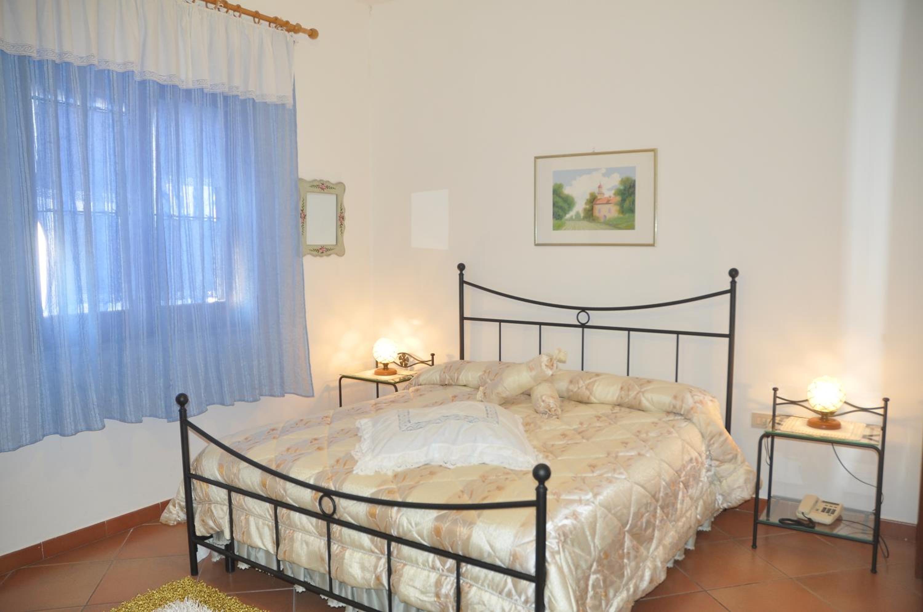 Double Room - Photo 4
