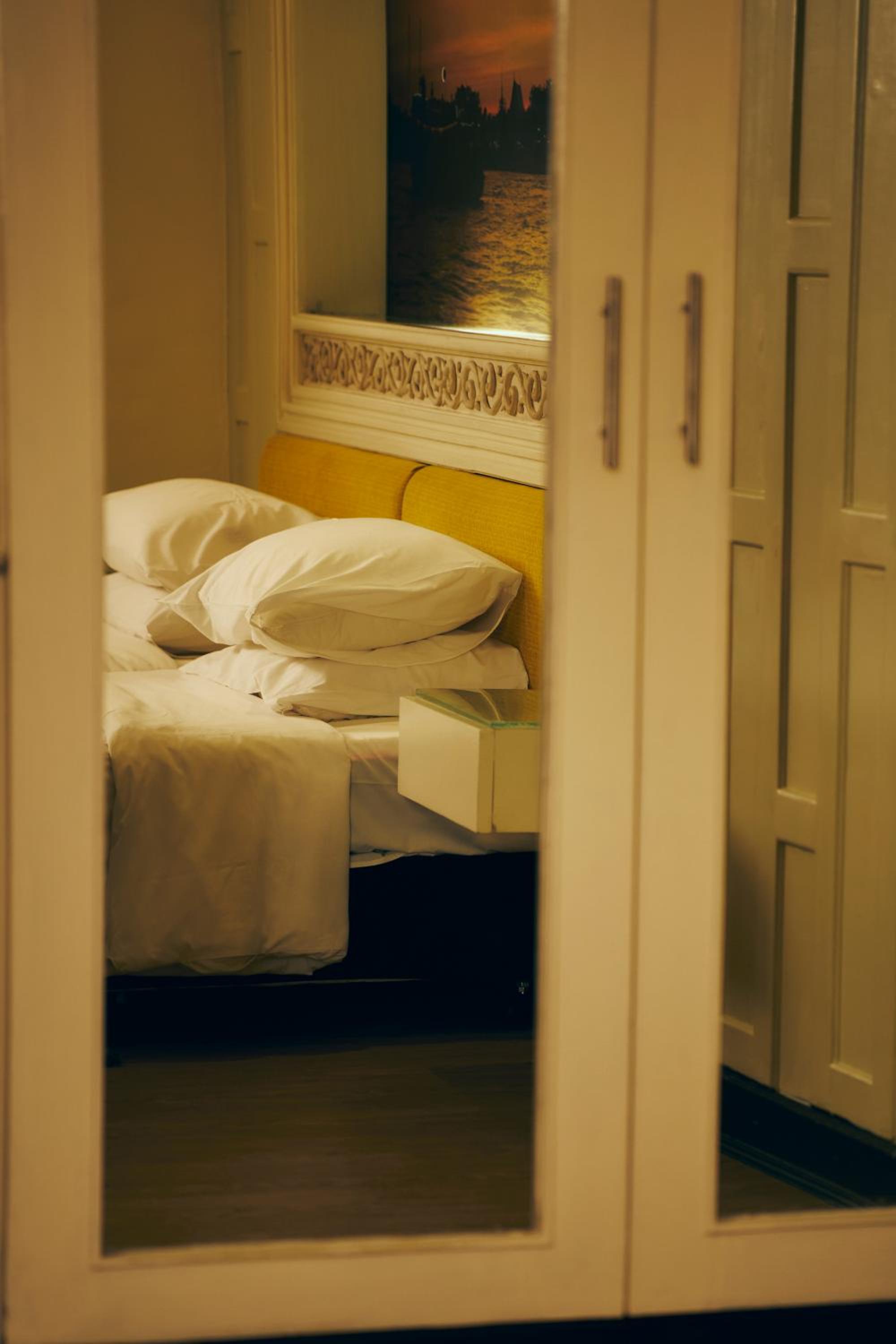 Studio Twin Bed (Corner Wing) photo 3
