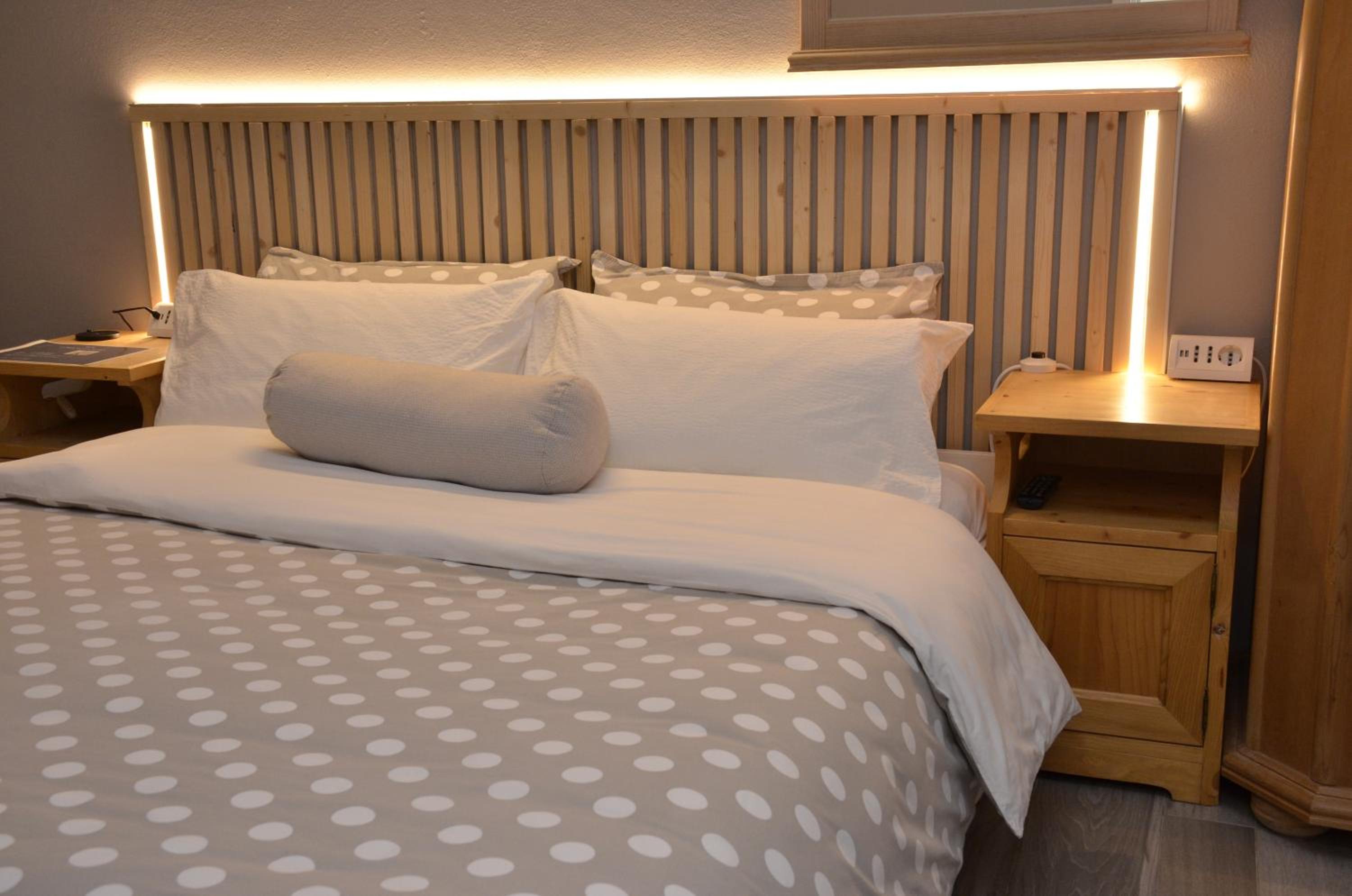 Double or Twin Room - Photo 1