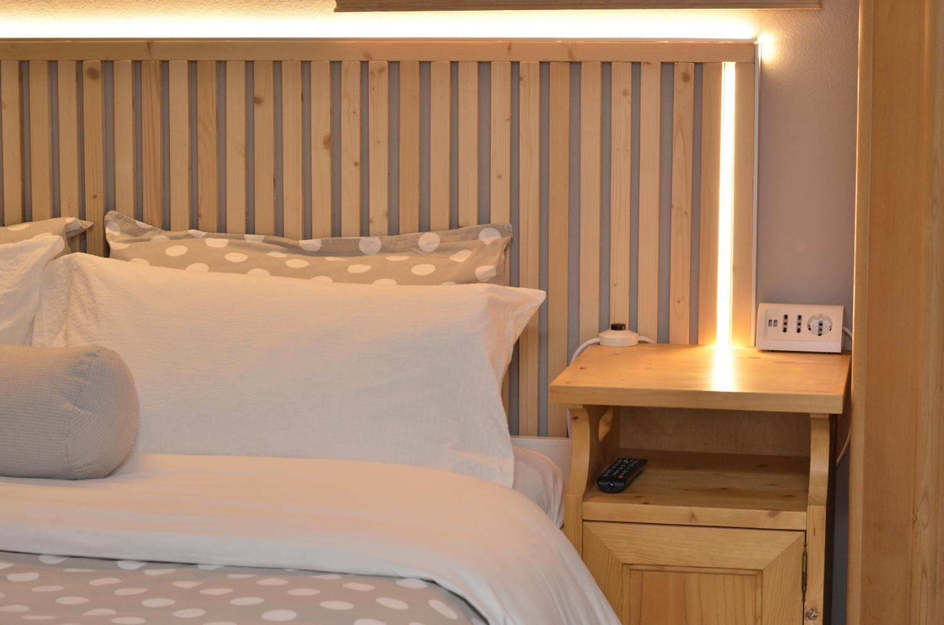 Double or Twin Room - Photo 4