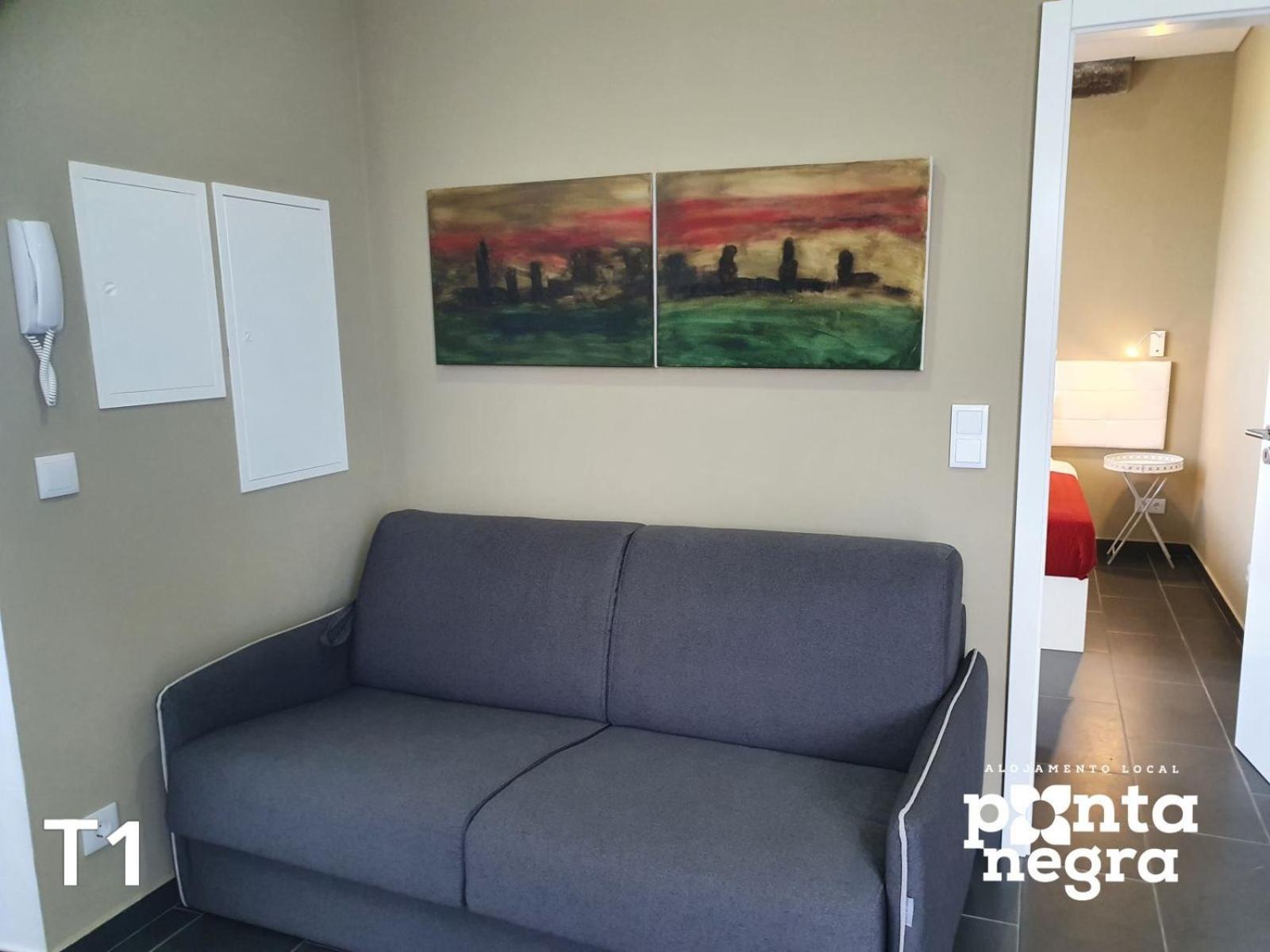 One-Bedroom House photo 1
