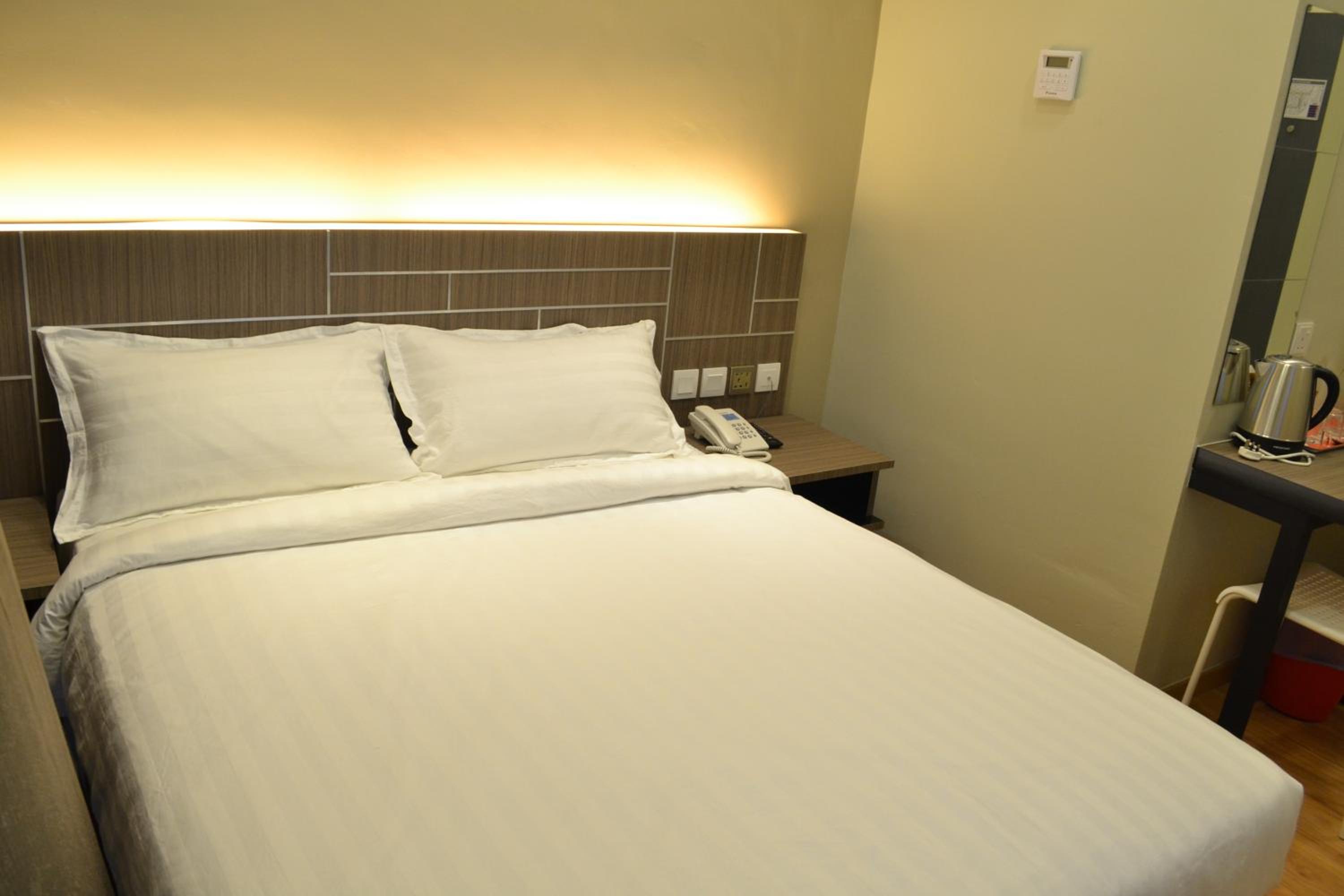Standard Double Room - Photo 6