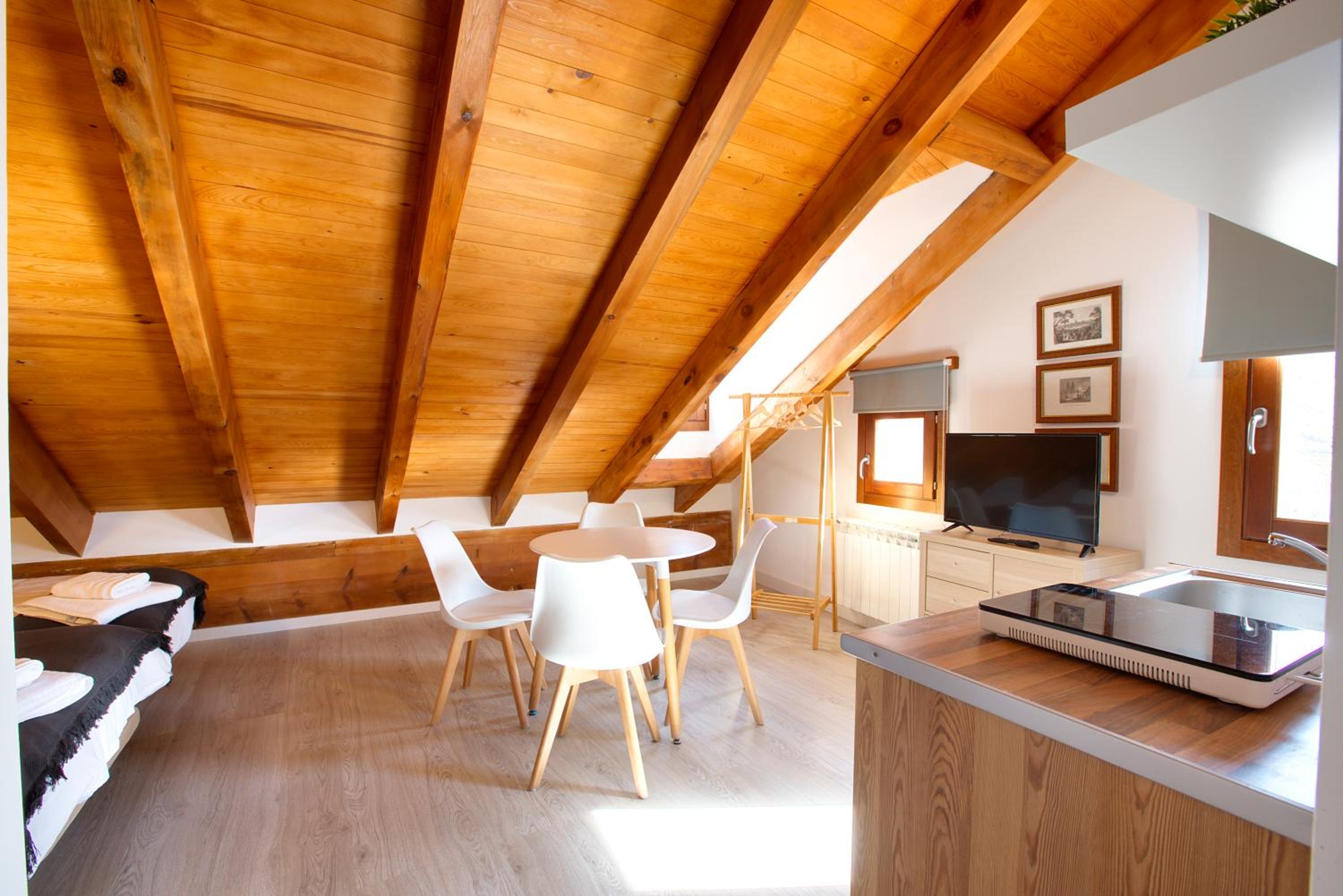 Habitación Cuádruple con Vista a la Montaña