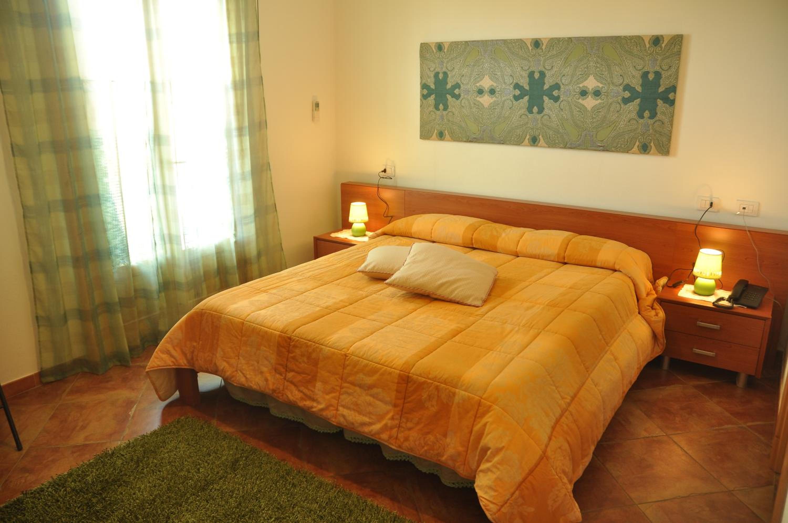 Double Room - Photo 3