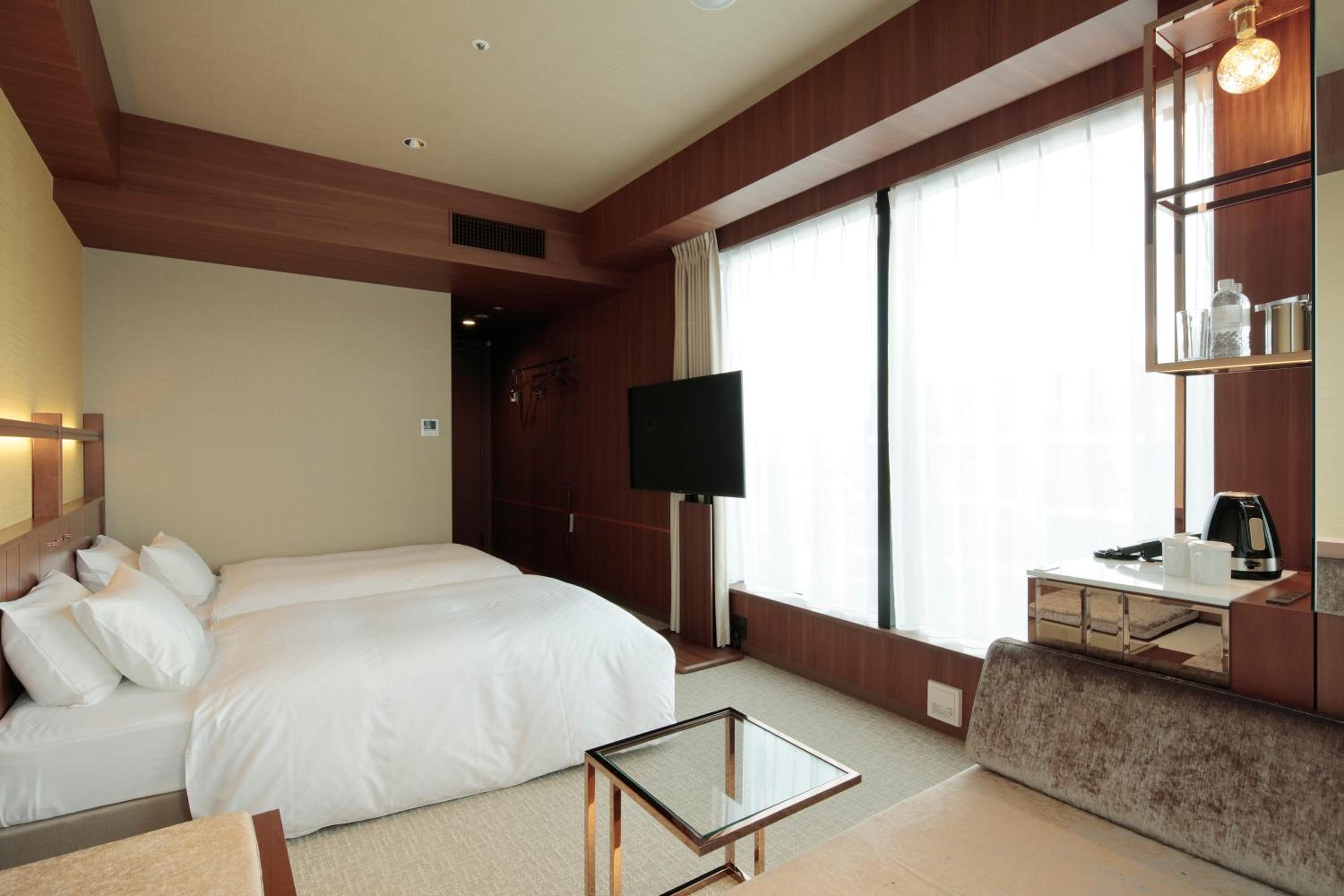 Corner Twin Room - Photo 2