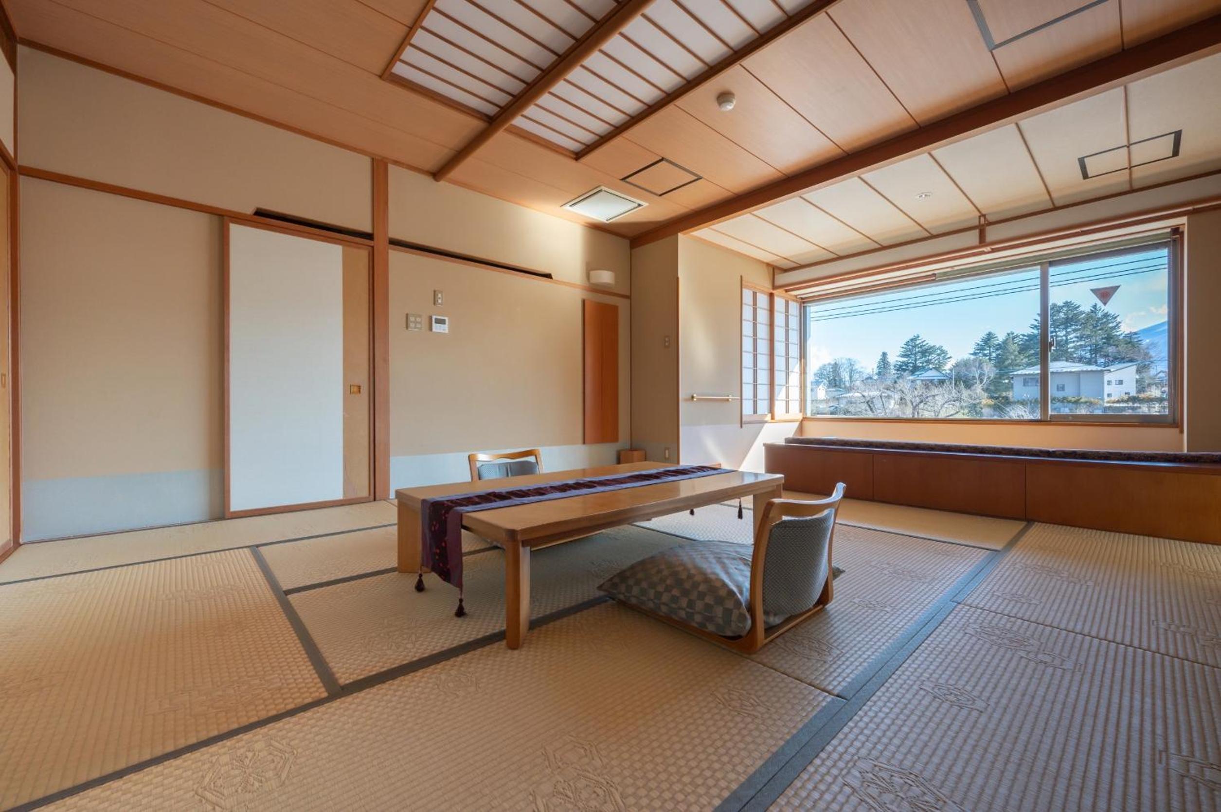 Japanese-Style Superior Room with Mt.Fuji View - Low Floor - Annex