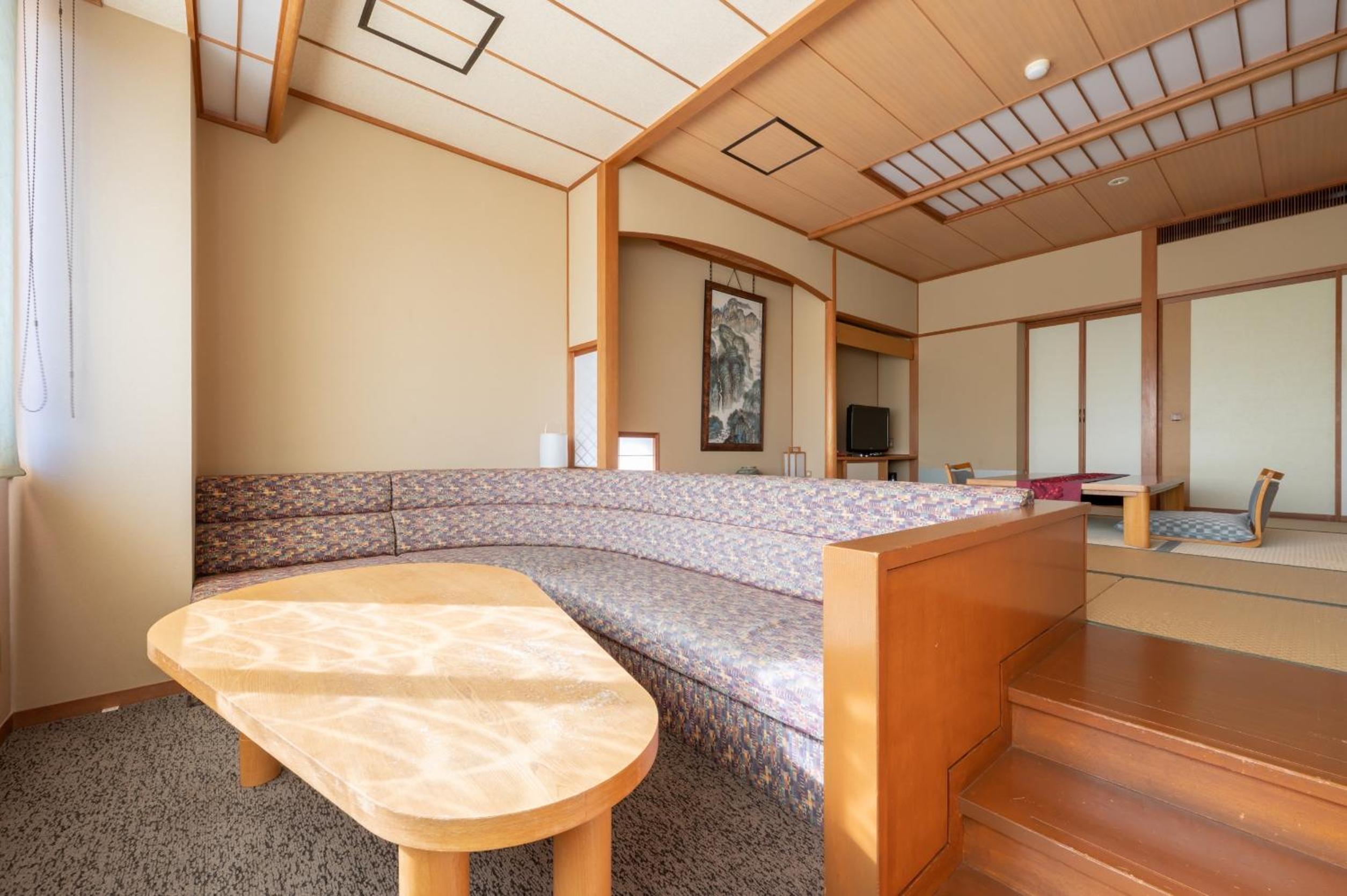 Japanese-Style Superior Room with Mt.Fuji View - Low Floor - Annex