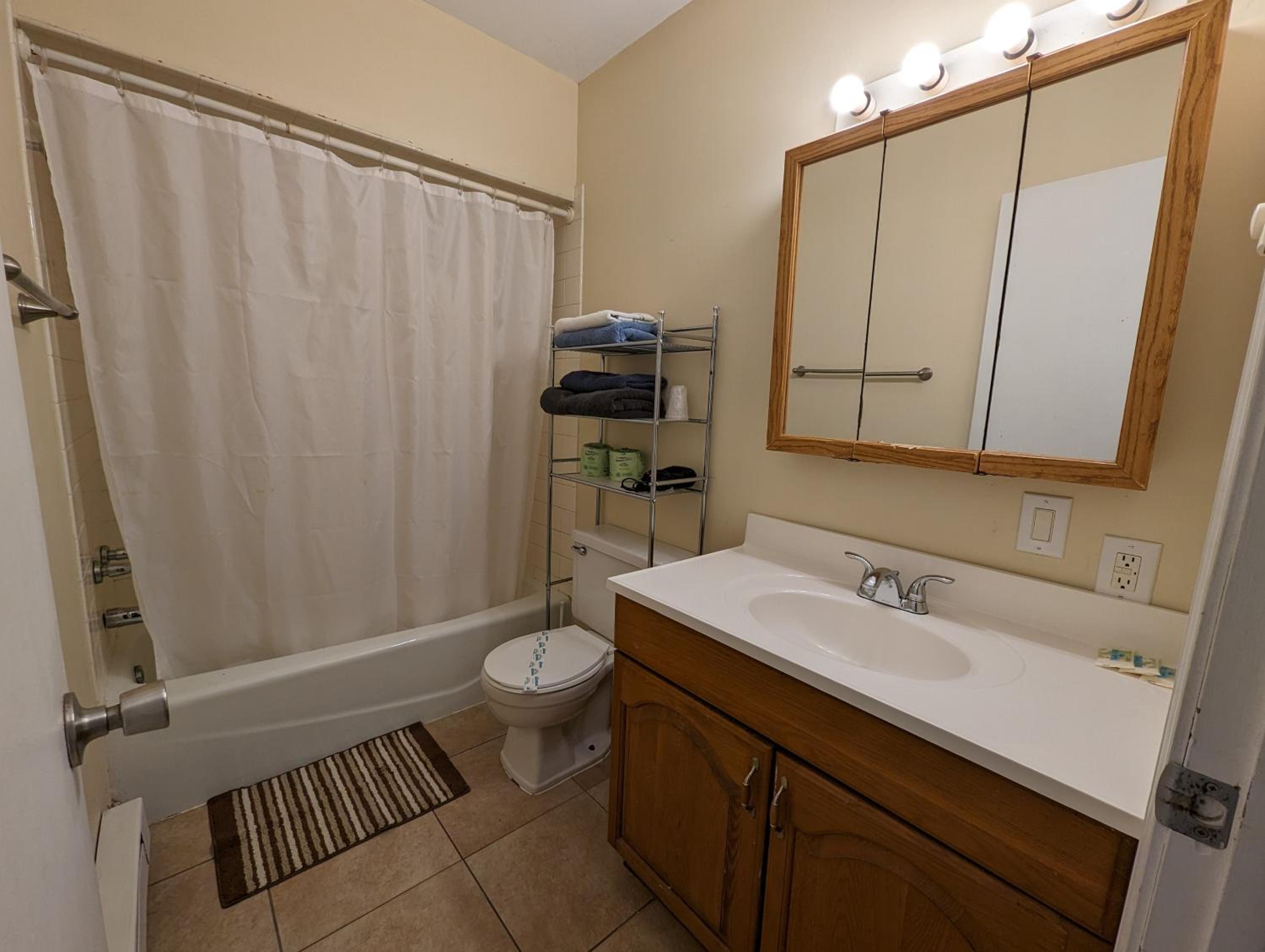Two-Bedroom House - Photo 13
