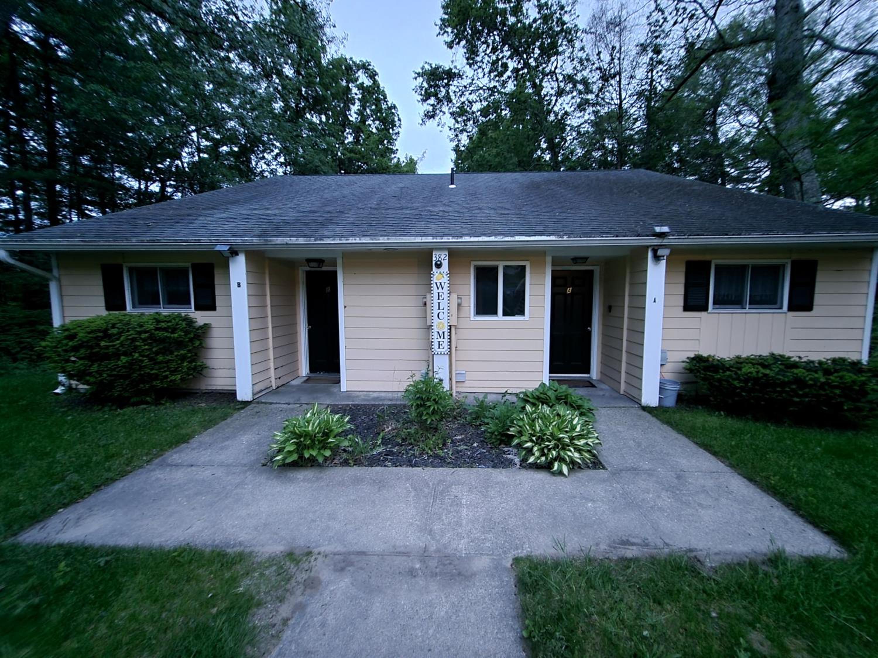 Two-Bedroom House - Photo 14