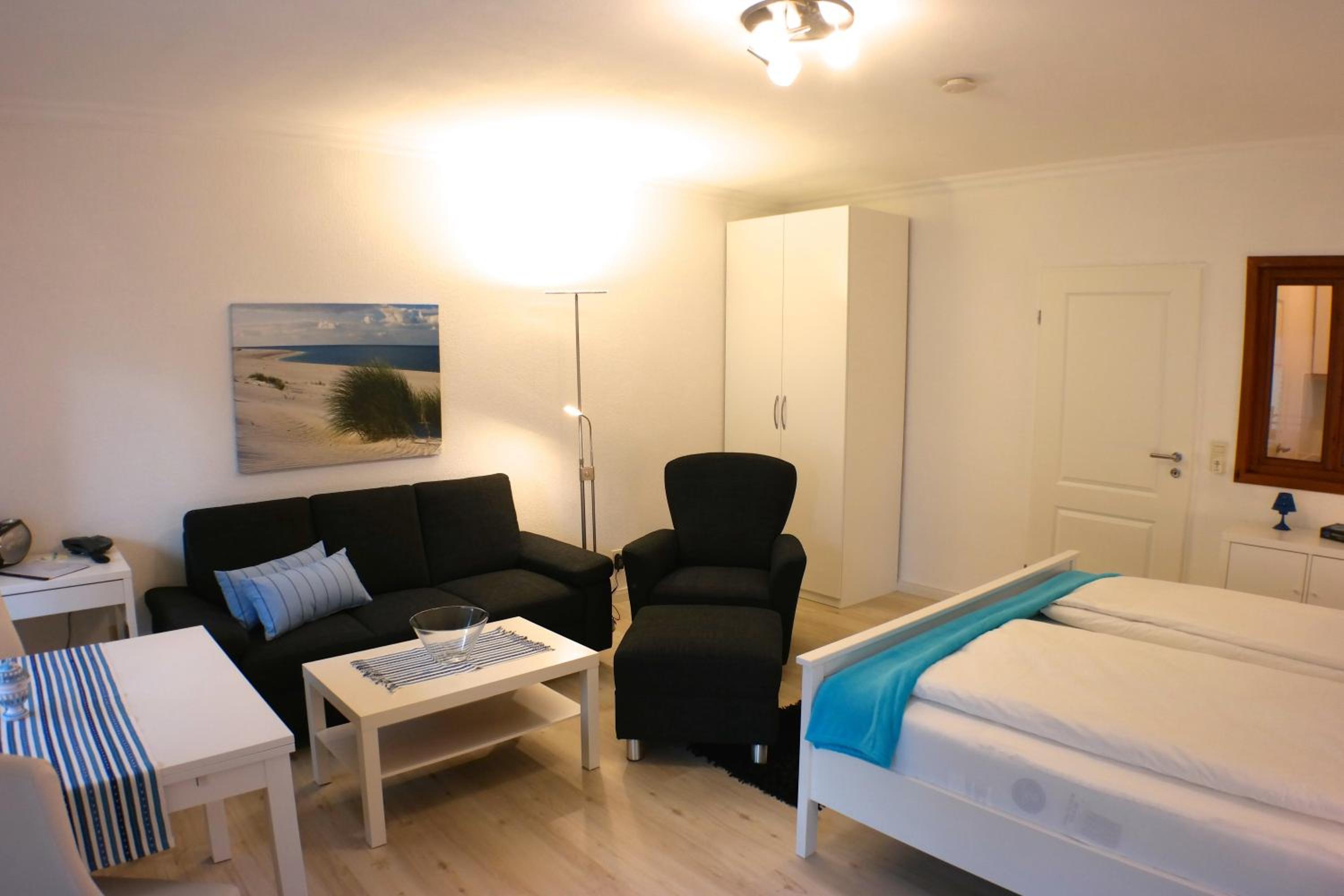 Studio Apartment with Loggia (2 Adults) - Photo 17