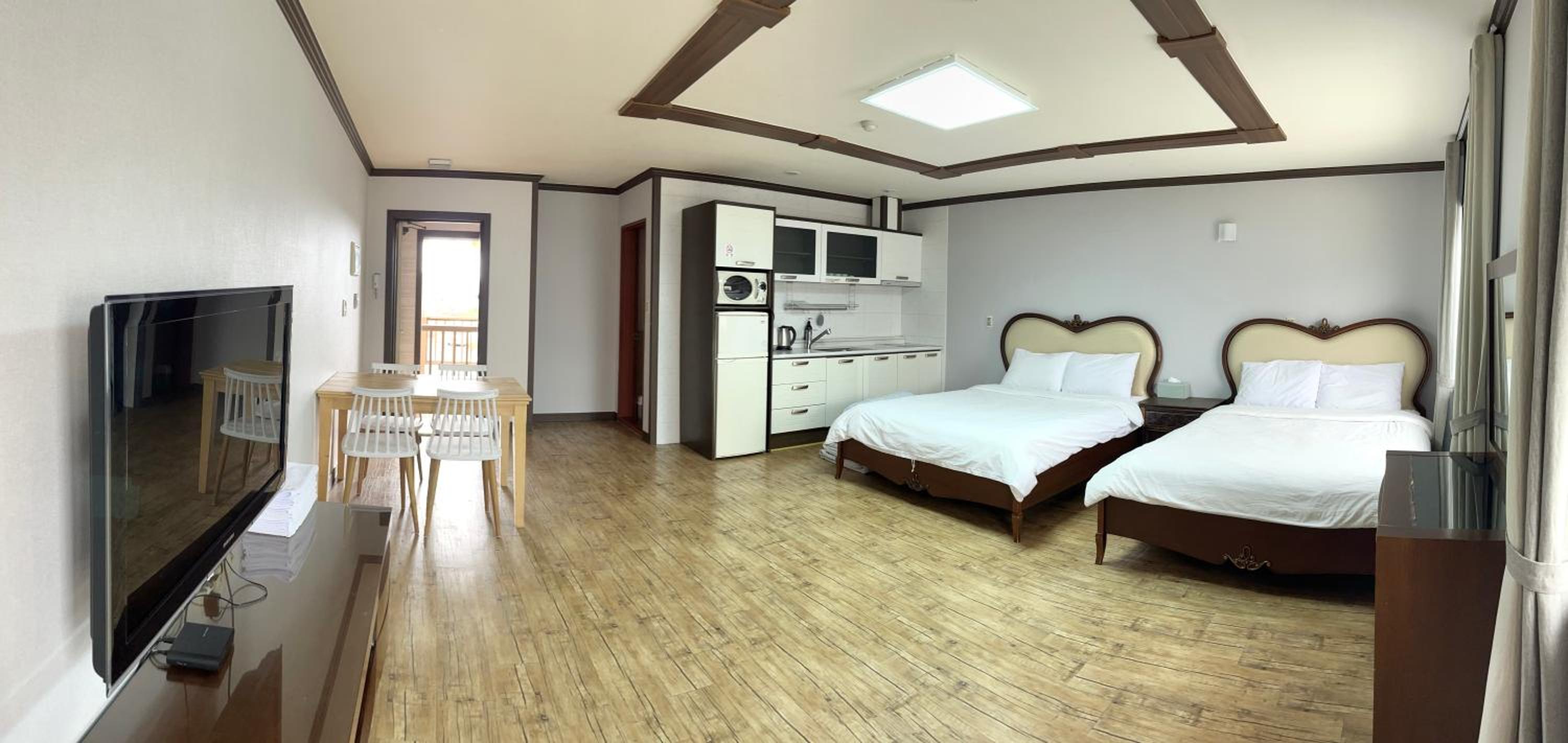 Deluxe Double Room with Two Double Beds photo 1