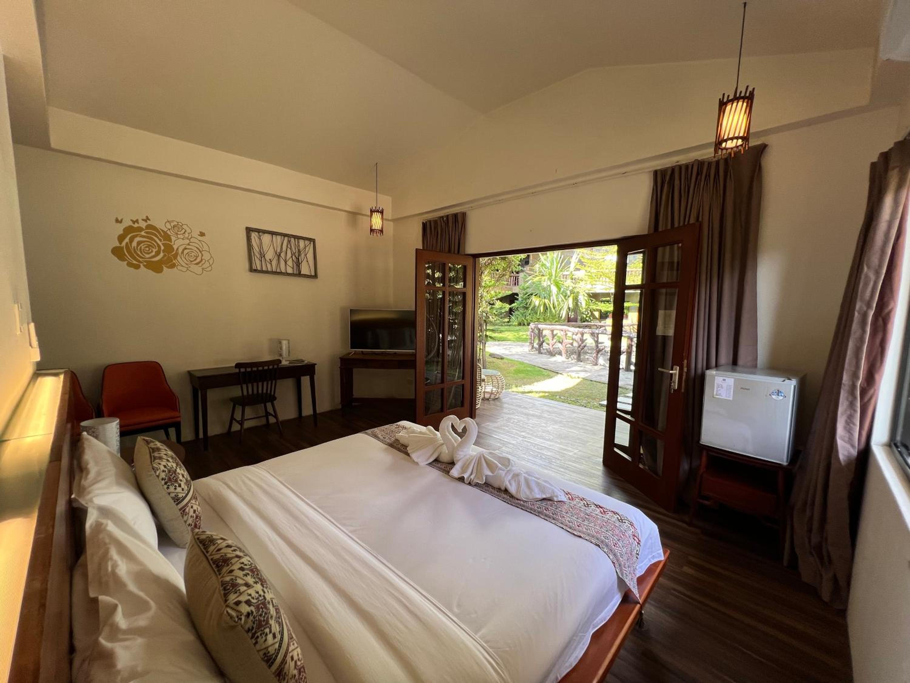 King Room with Garden View - Photo 17