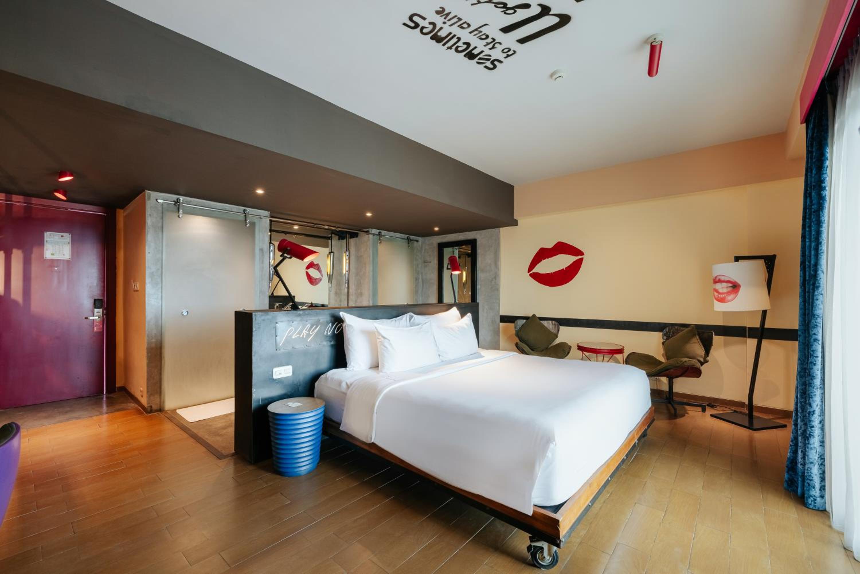 Dash Deluxe Double Room City View with Free 2 Bottles Beer photo 2