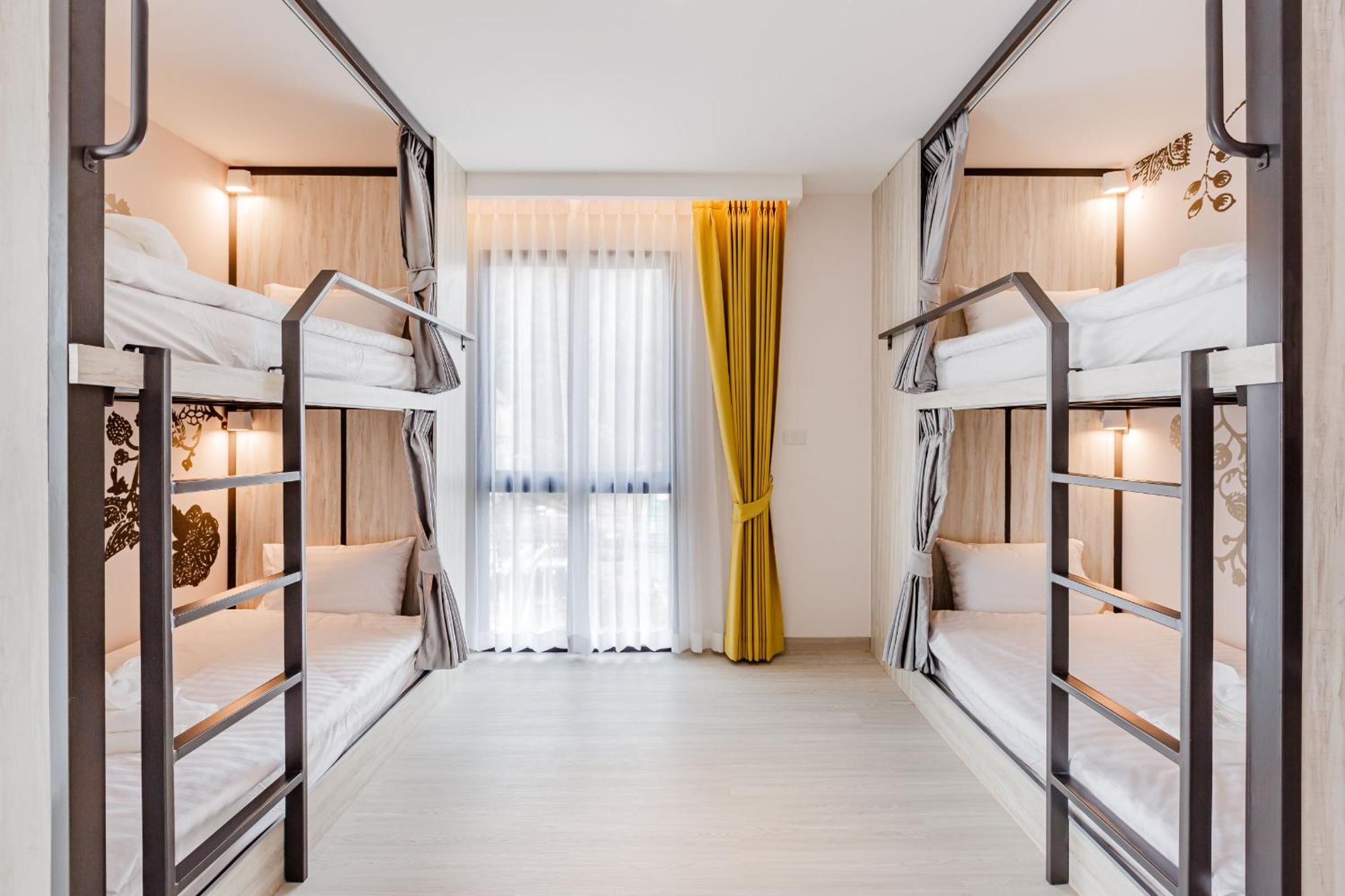 Quadruple Room with Private Bathroom photo 1