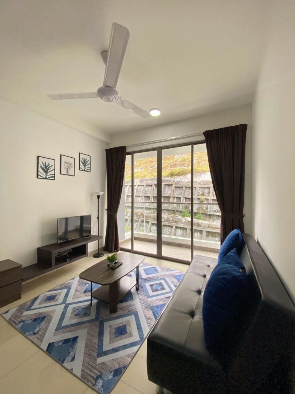Three-Bedroom Apartment photo 3