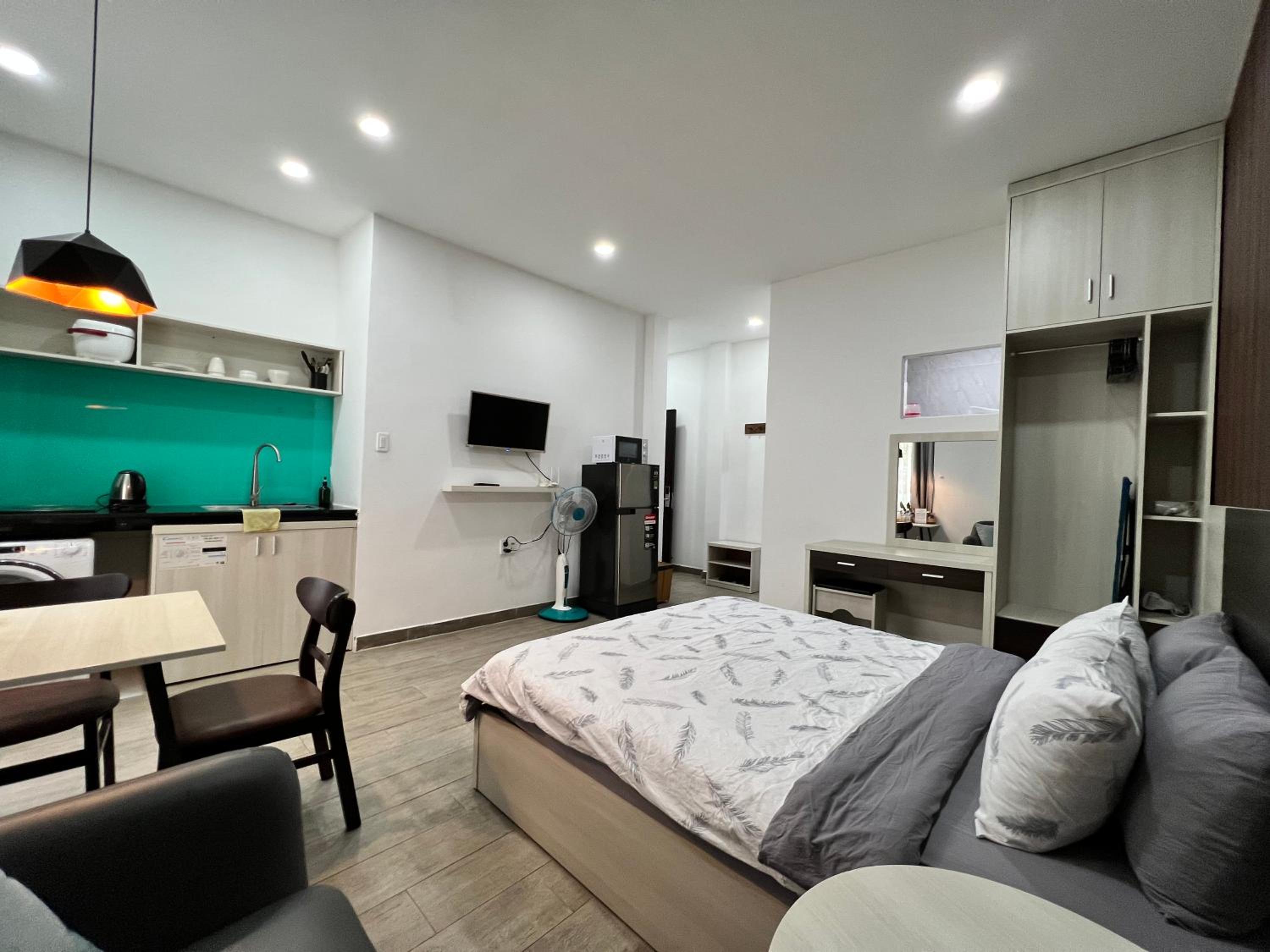 Studio Apartment - Photo 18