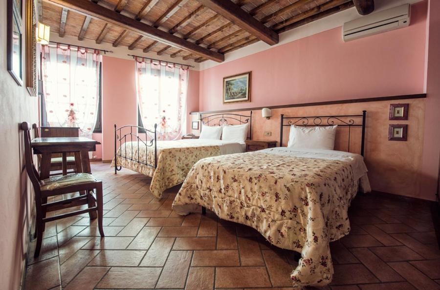 Classic Triple Room - Photo 1