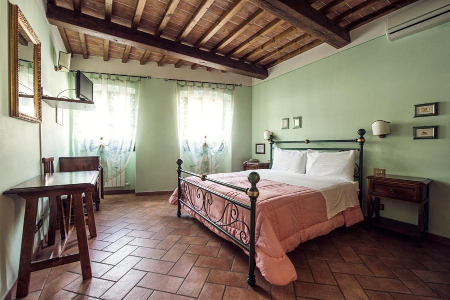Double Room - Photo 6