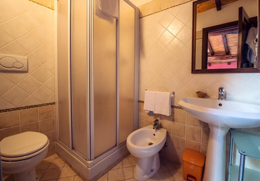 Double Room - Photo 13