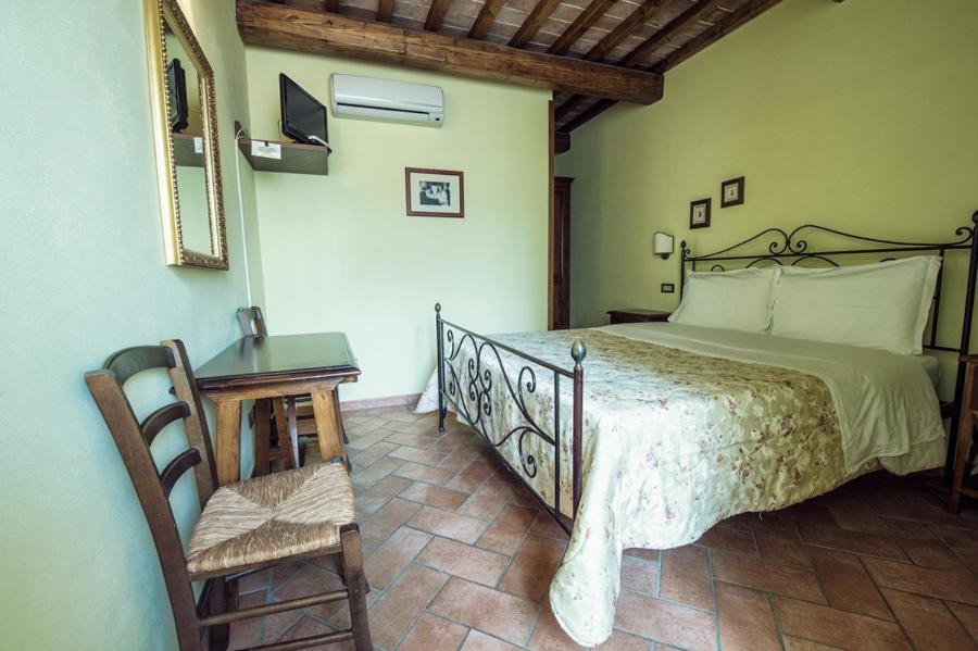 Double Room - Photo 2
