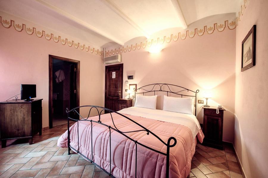 Double Room - Photo 3