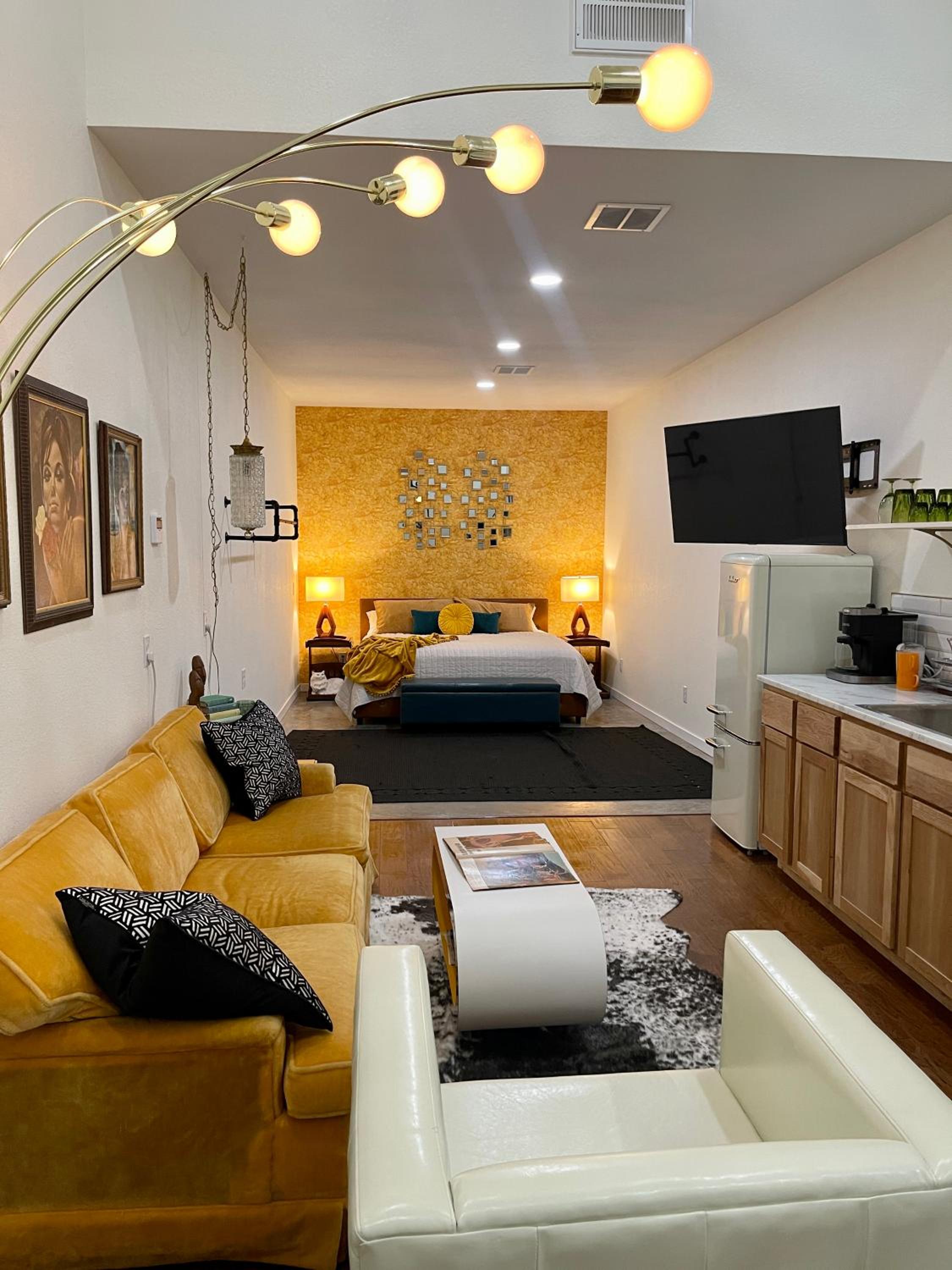Studio Apartment photo 1