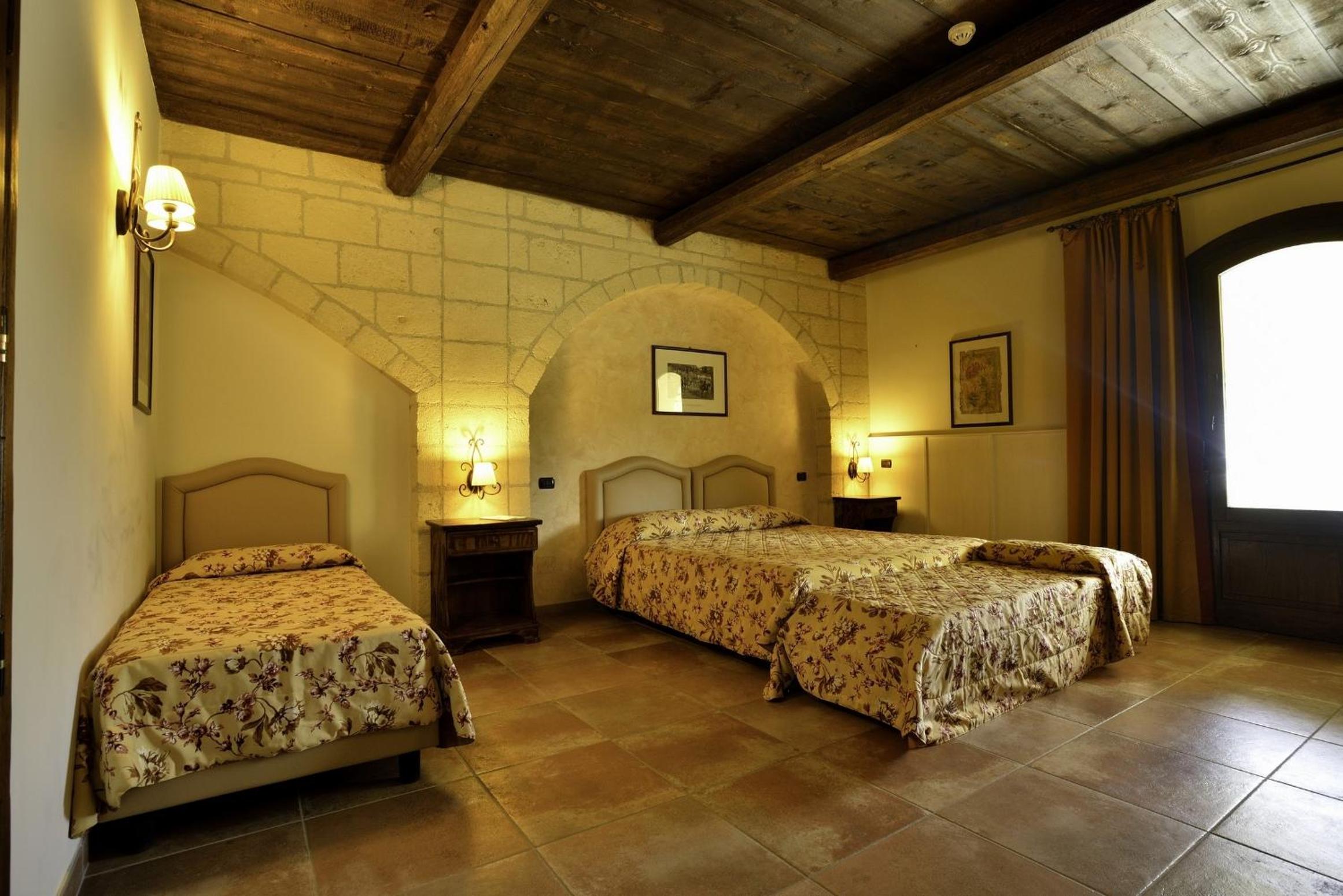 Quadruple Room - Photo 1