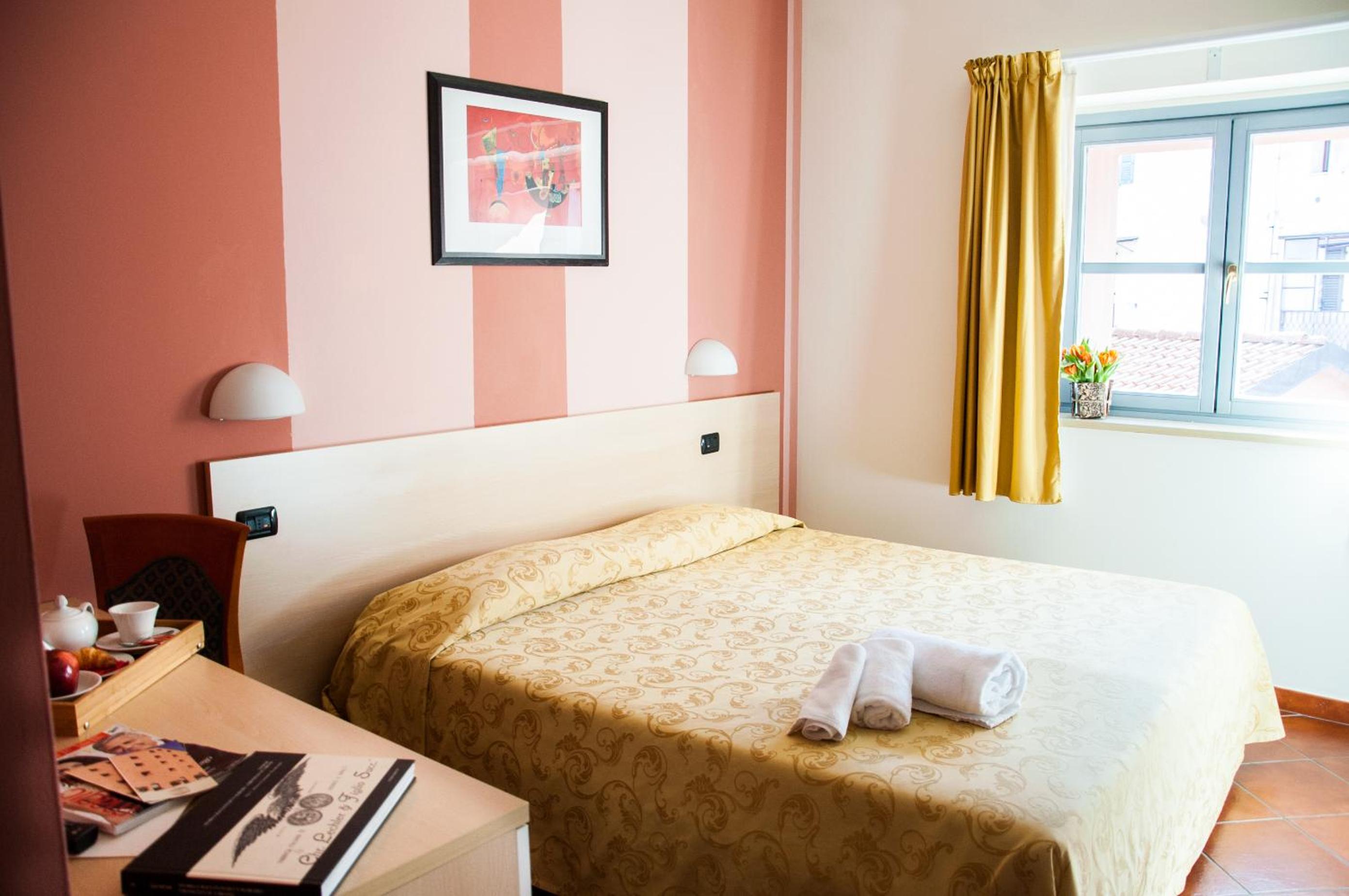 Classic Double Room - Photo 10