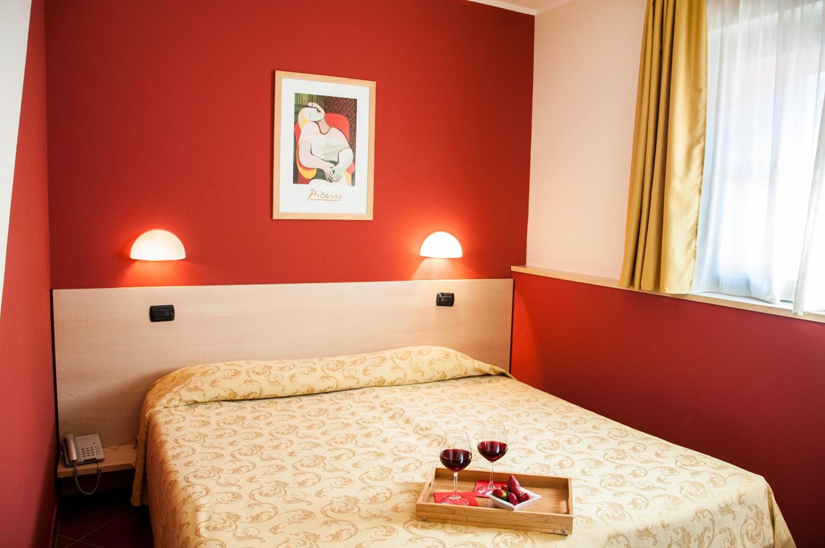 Classic Double Room - Photo 7