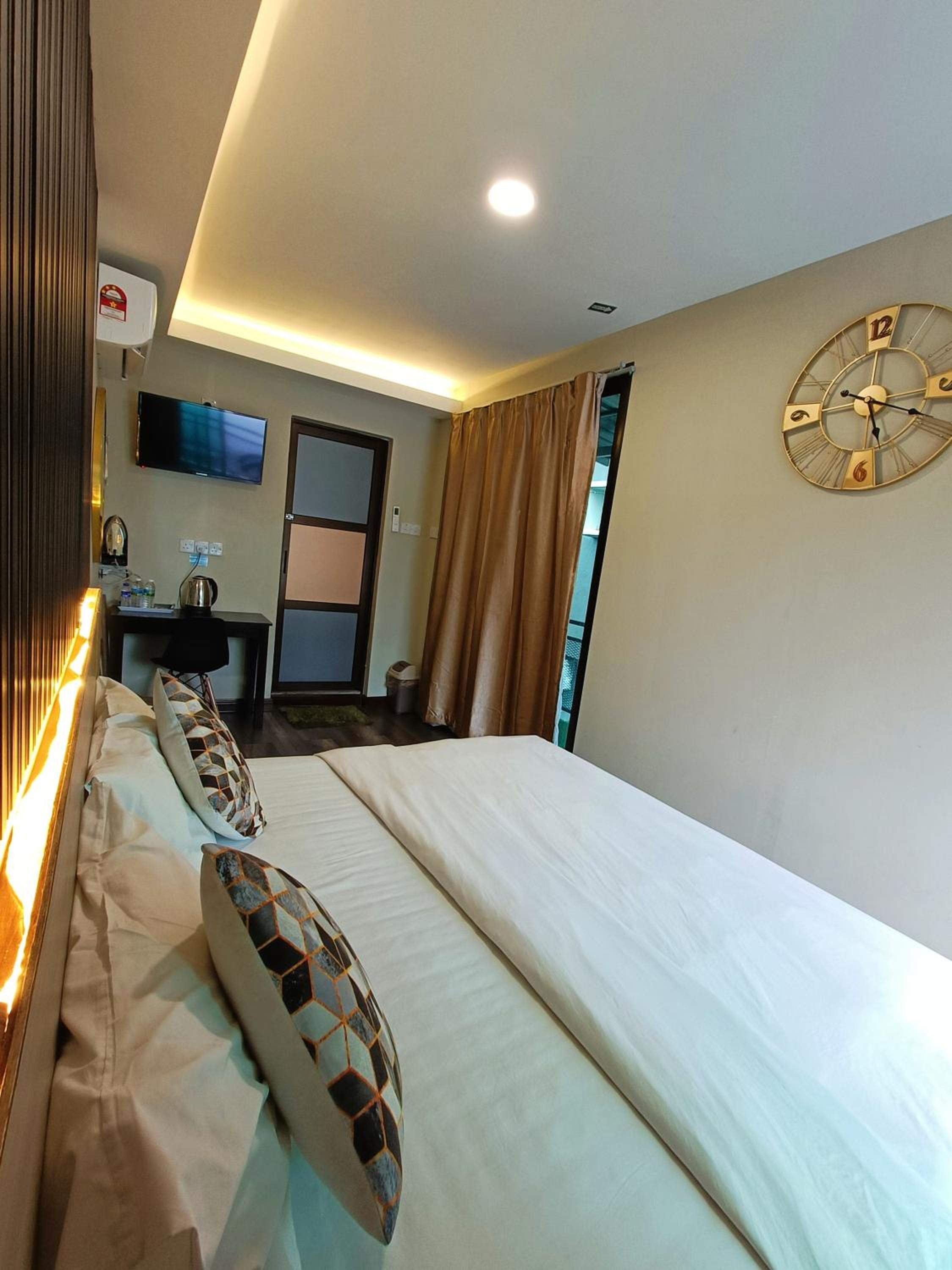 King Room with Mountain View photo 2