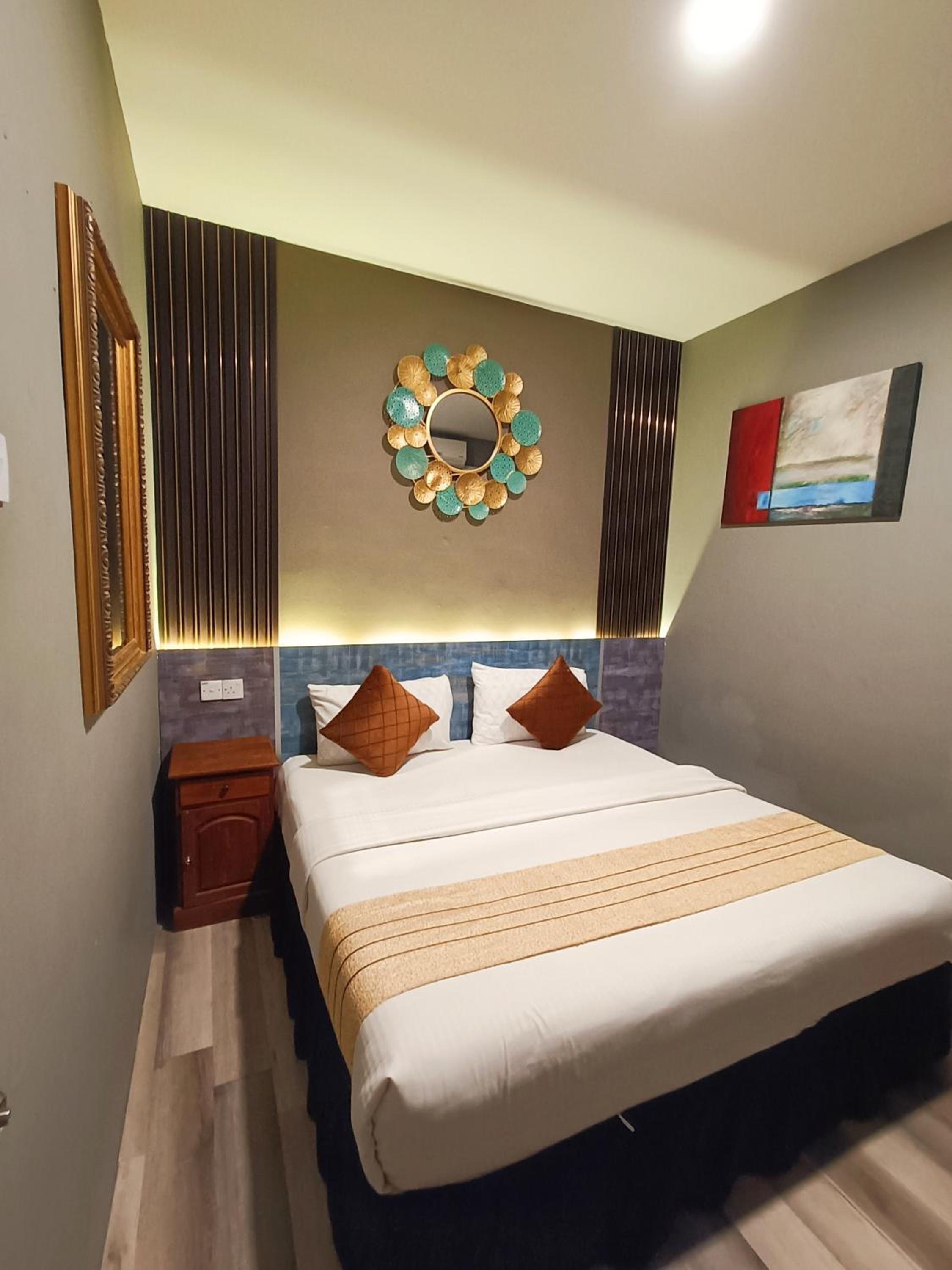 Deluxe Double Room with Balcony photo 3