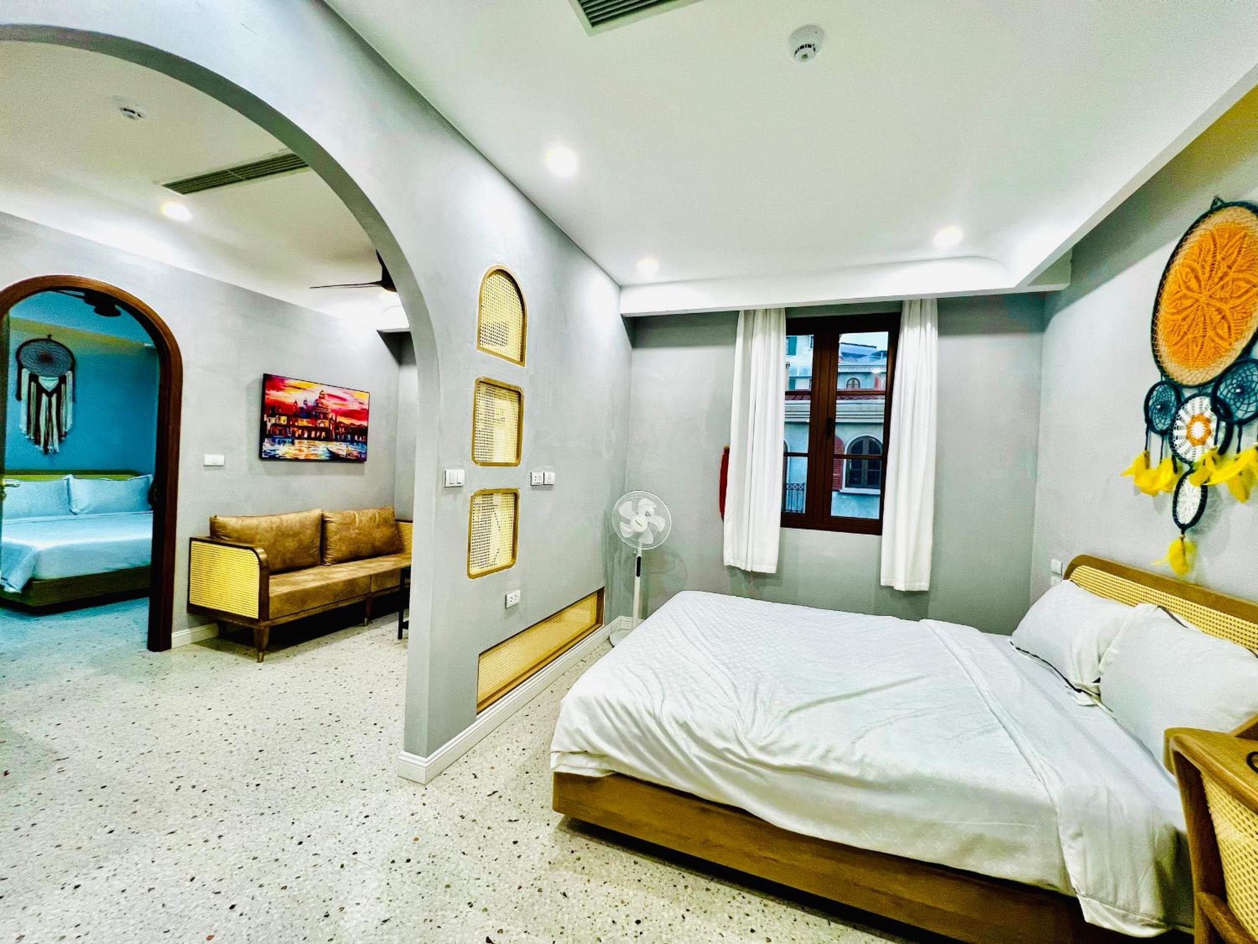 Family Room photo 3