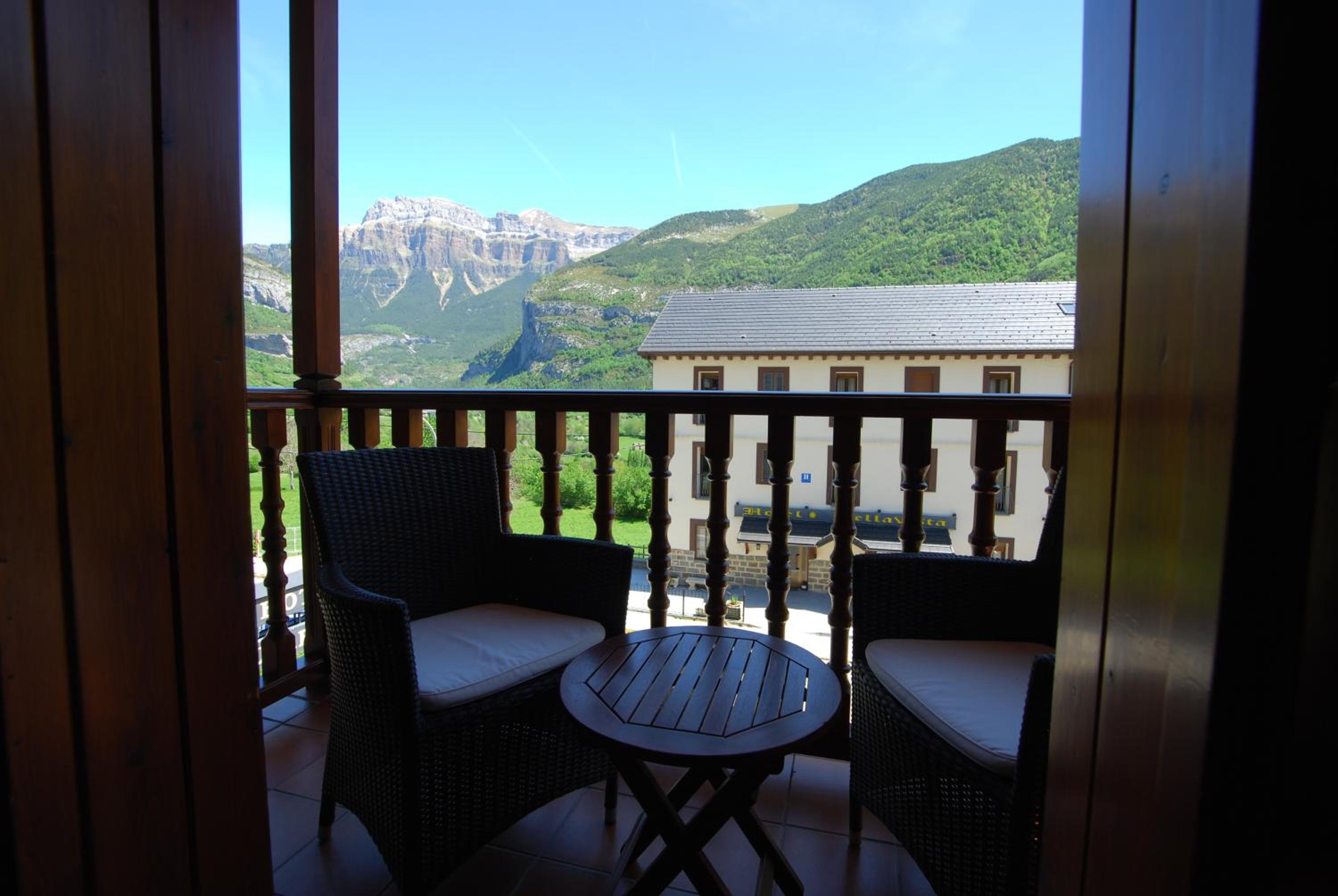 Double or Twin Room with Balcony photo 3