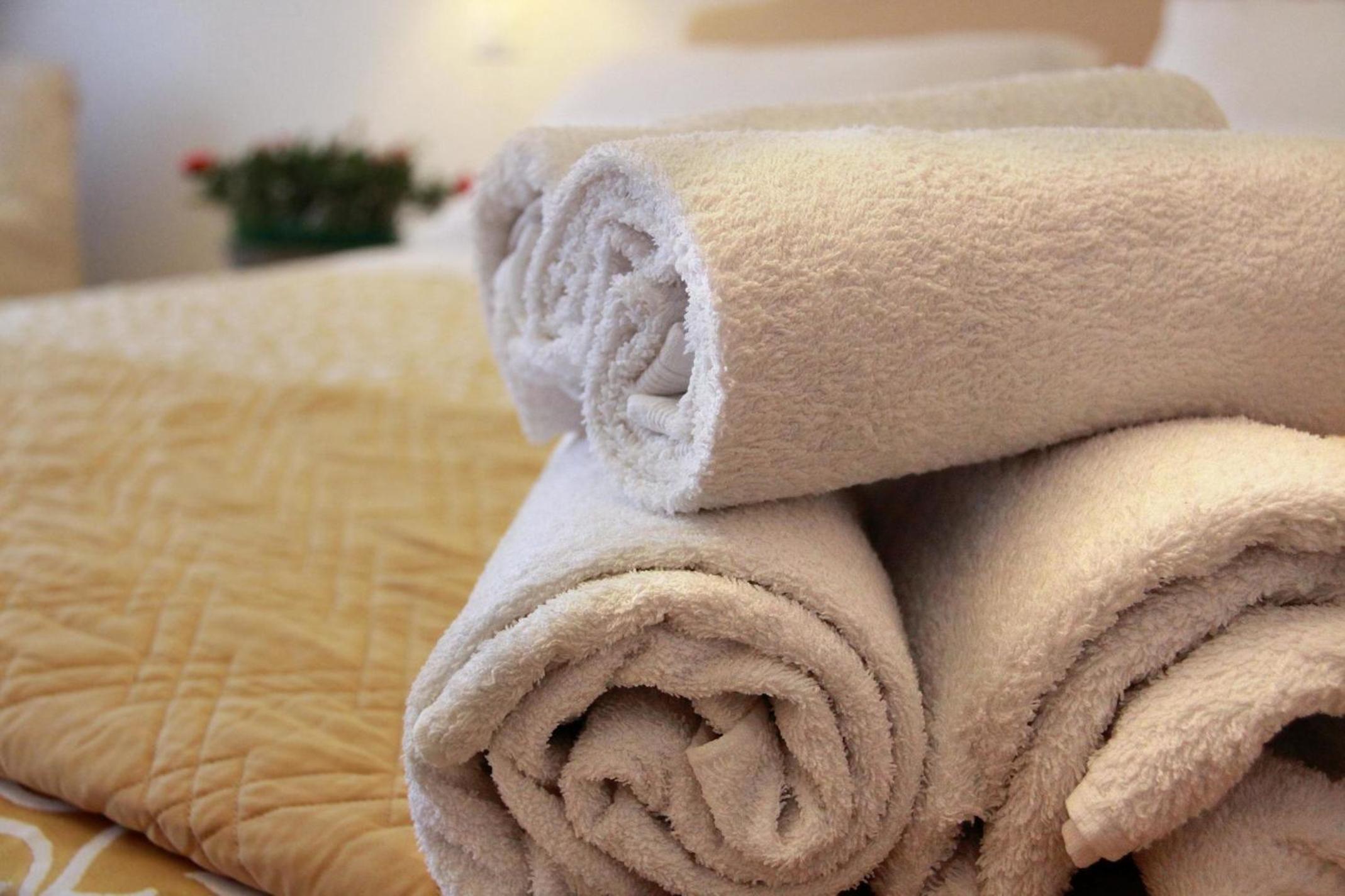 Deluxe Room (2 Adults + 1 Child) - Photo 6
