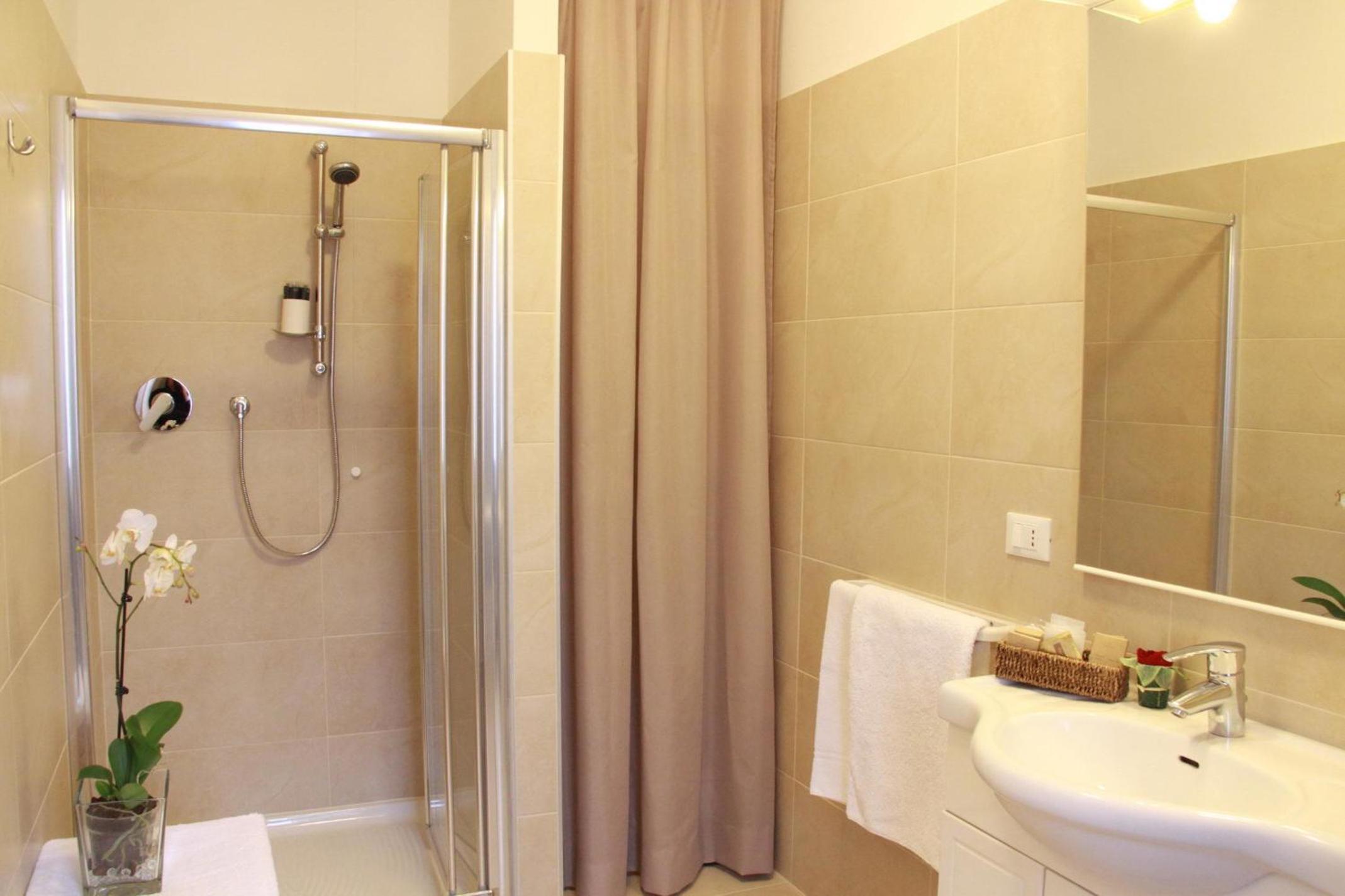 Deluxe Triple Room - Photo 3