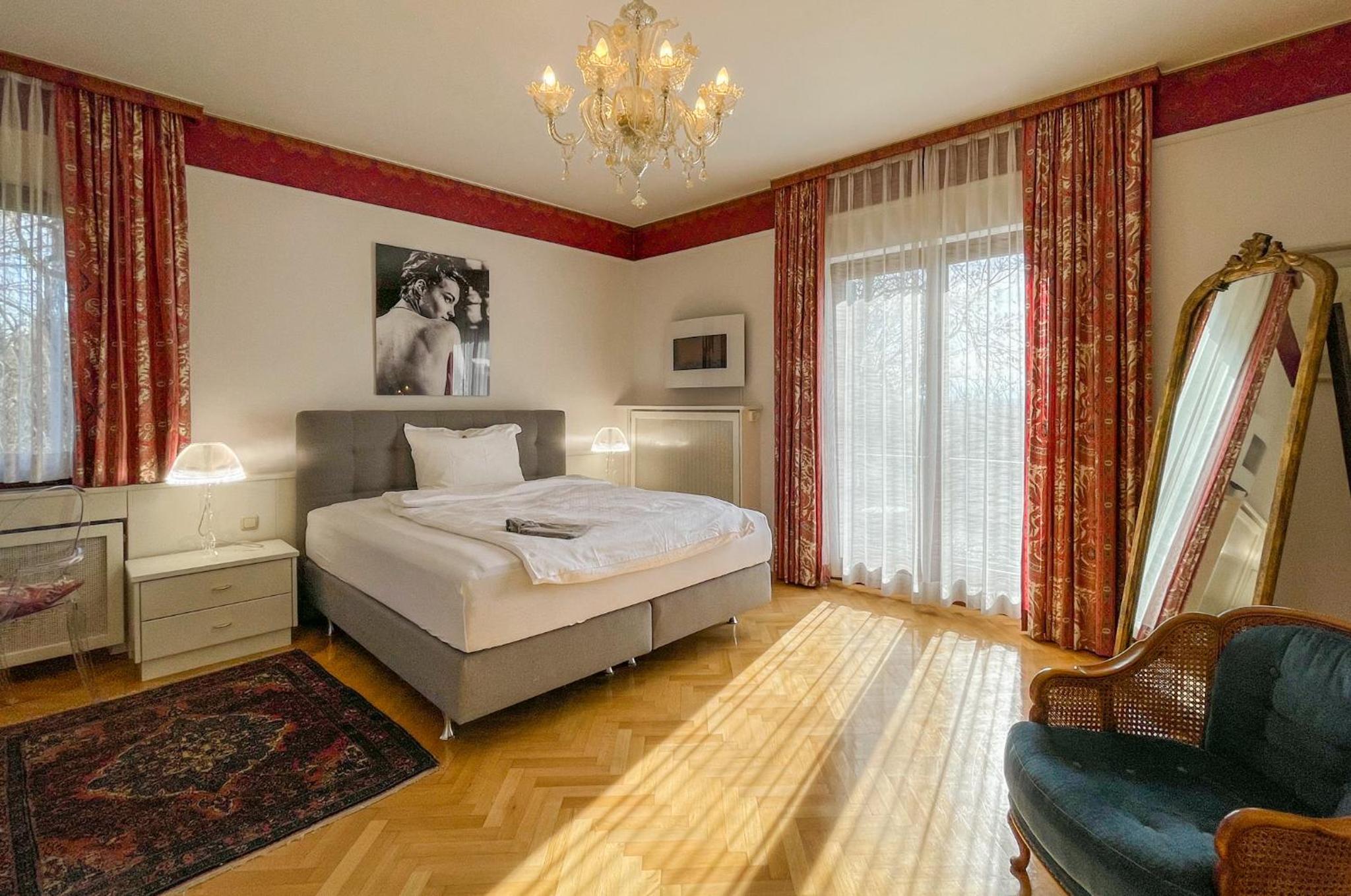 Deluxe Double Room with Balcony photo 2