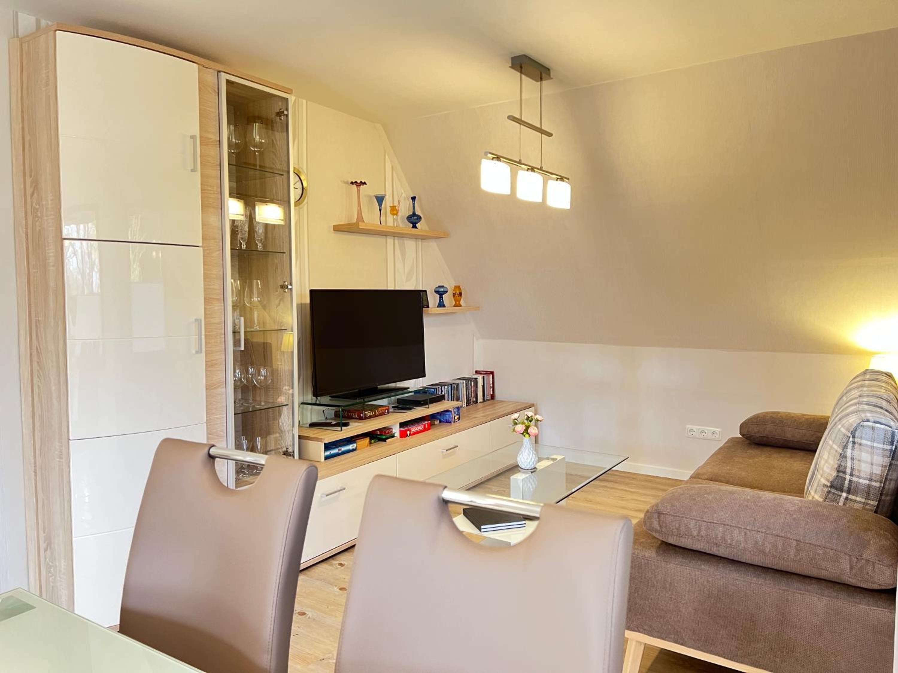 Apartment with Balcony - Photo 16