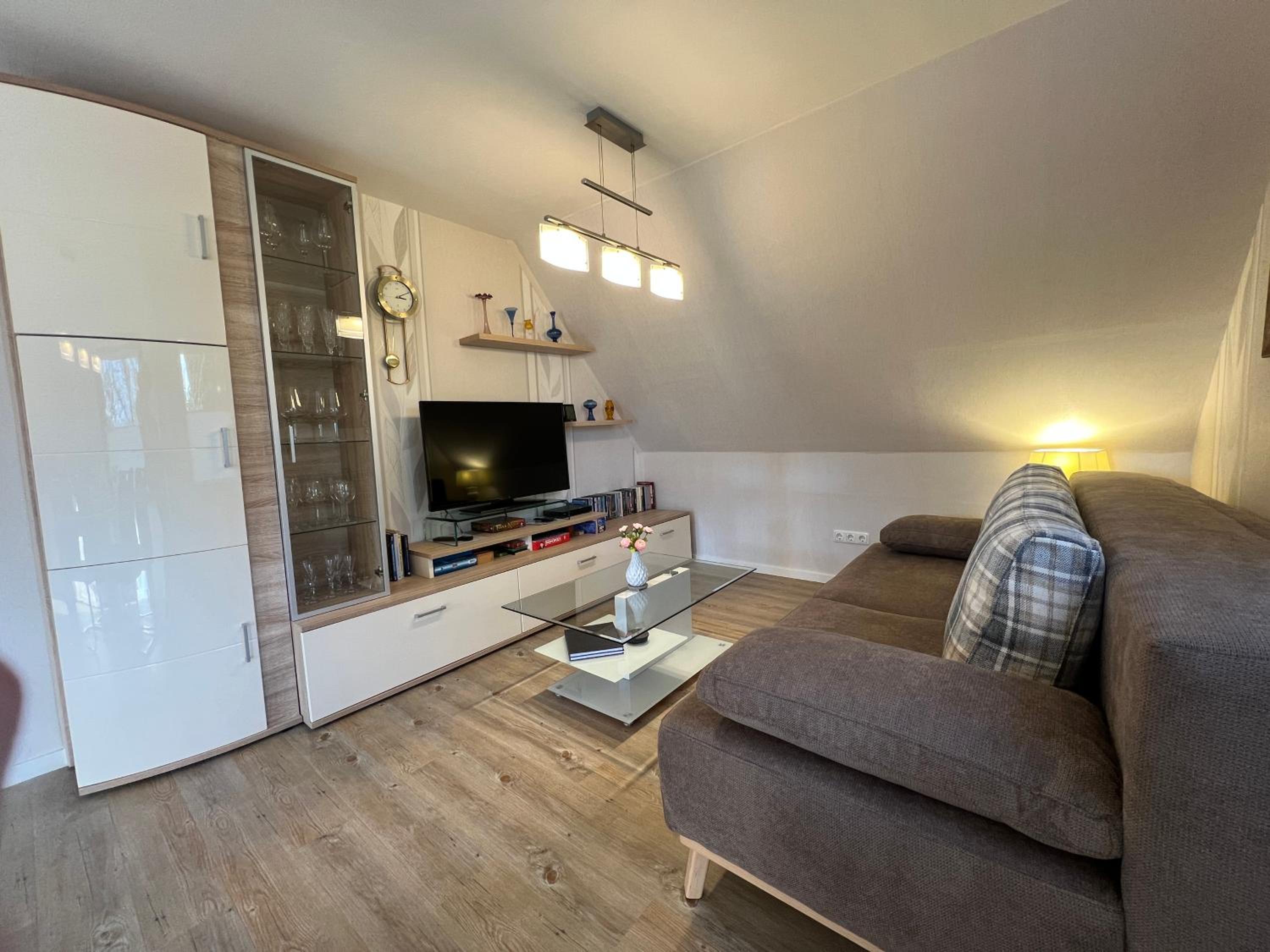 Apartment with Balcony - Photo 21