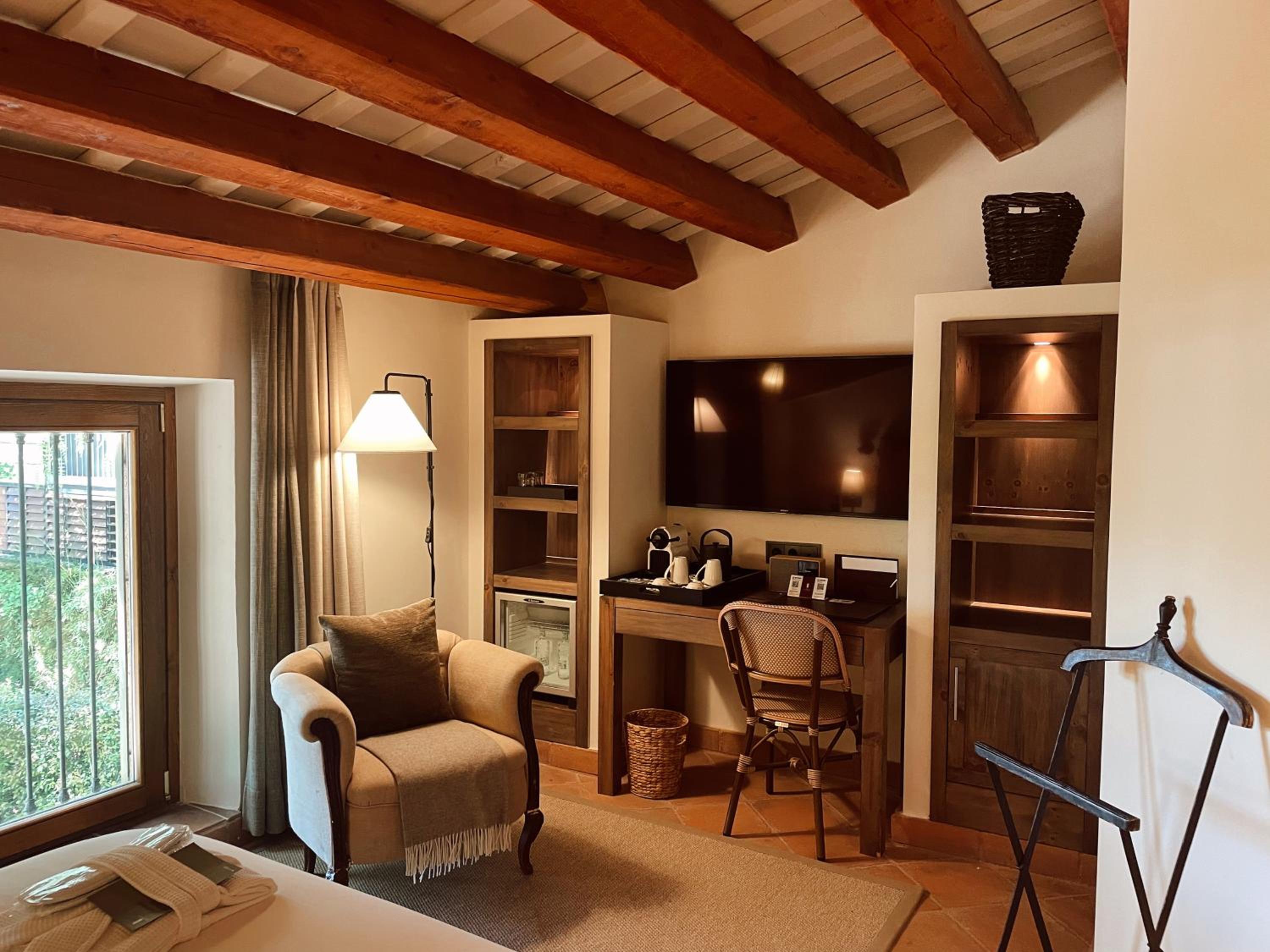 Comfort Room - Photo 3