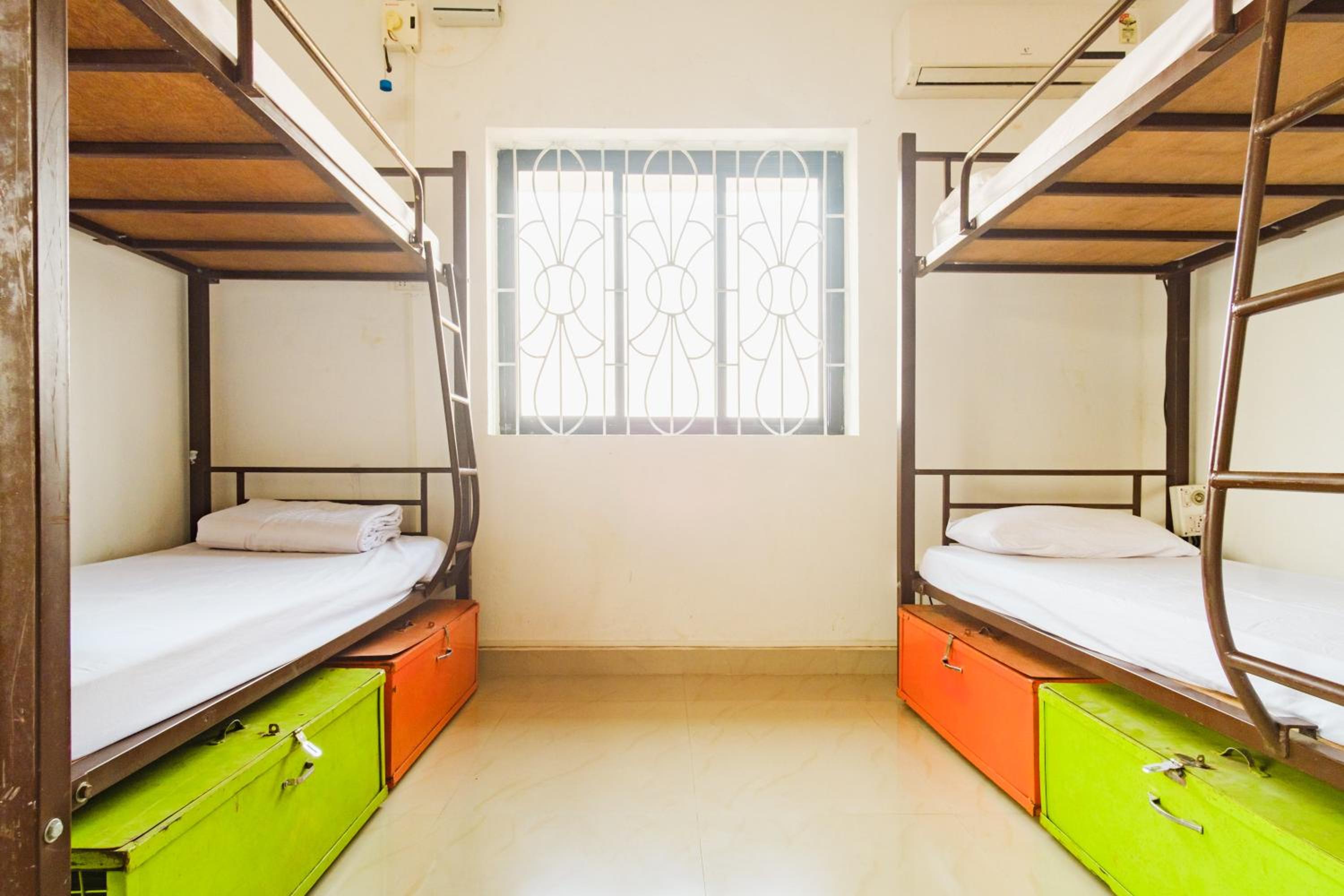 Bed in 4-Bed Mixed Dormitory Room photo 2