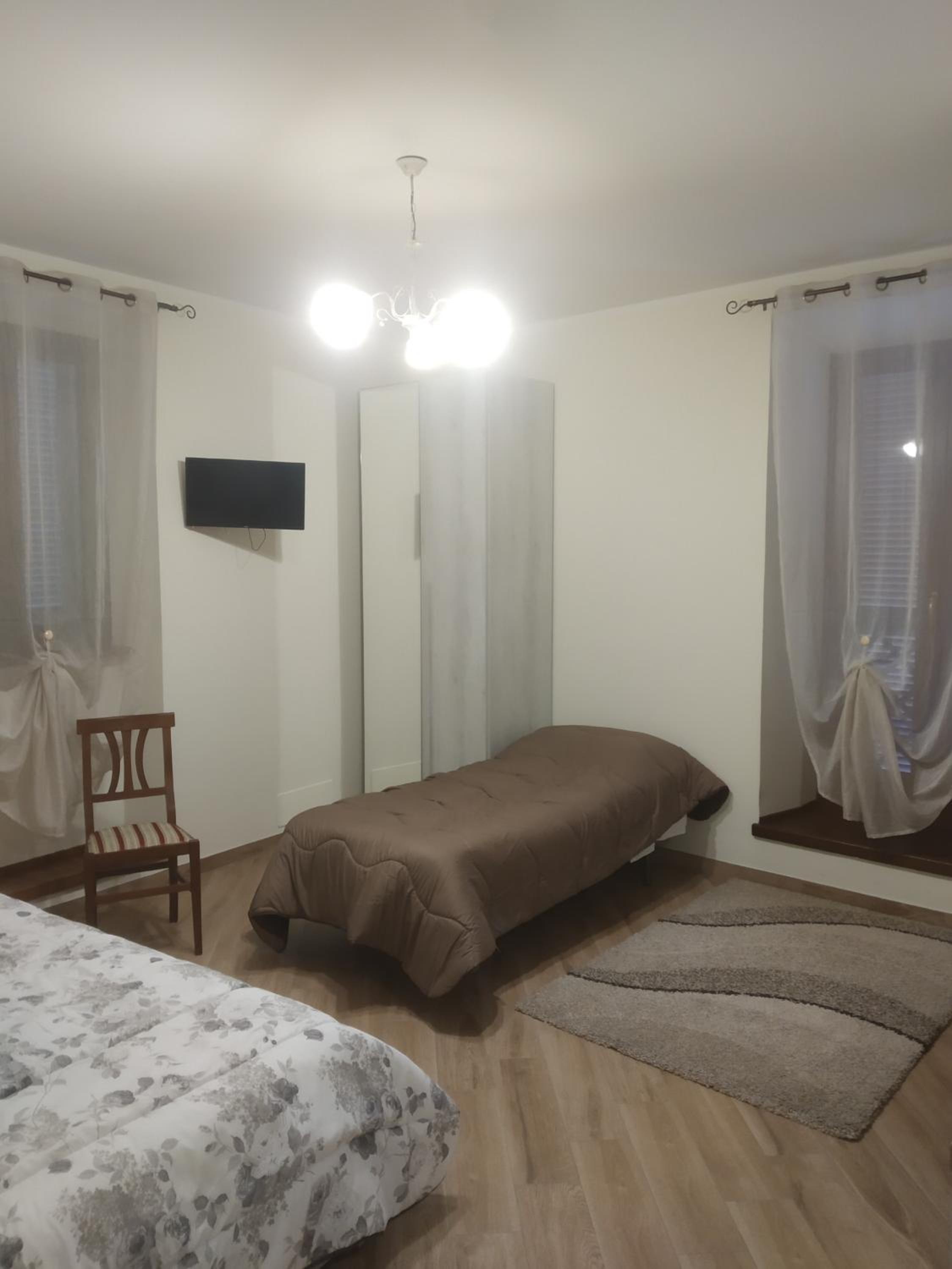 Quadruple Room with Private Bathroom photo 3